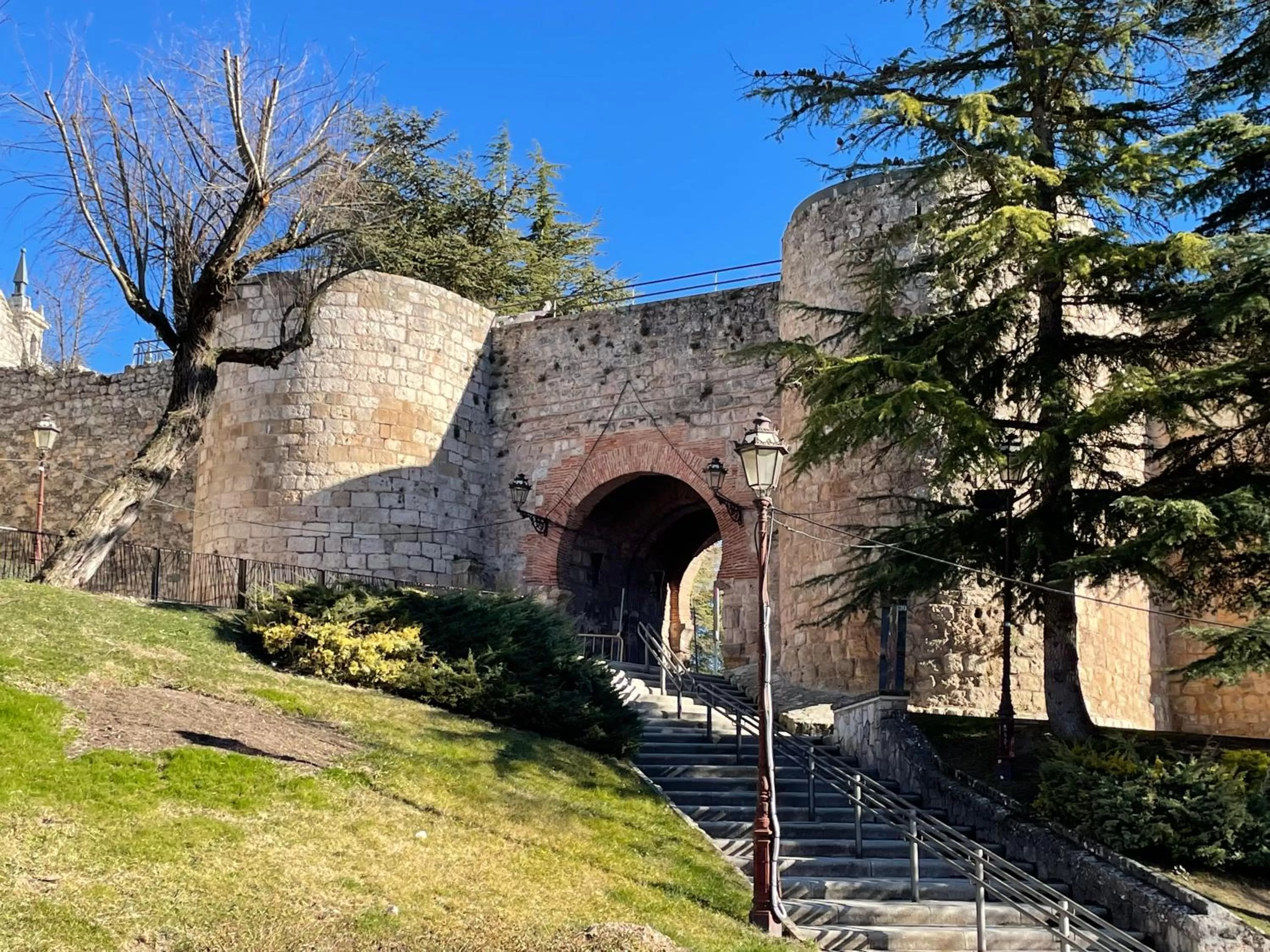 Landmark view in Aljama Burgos
