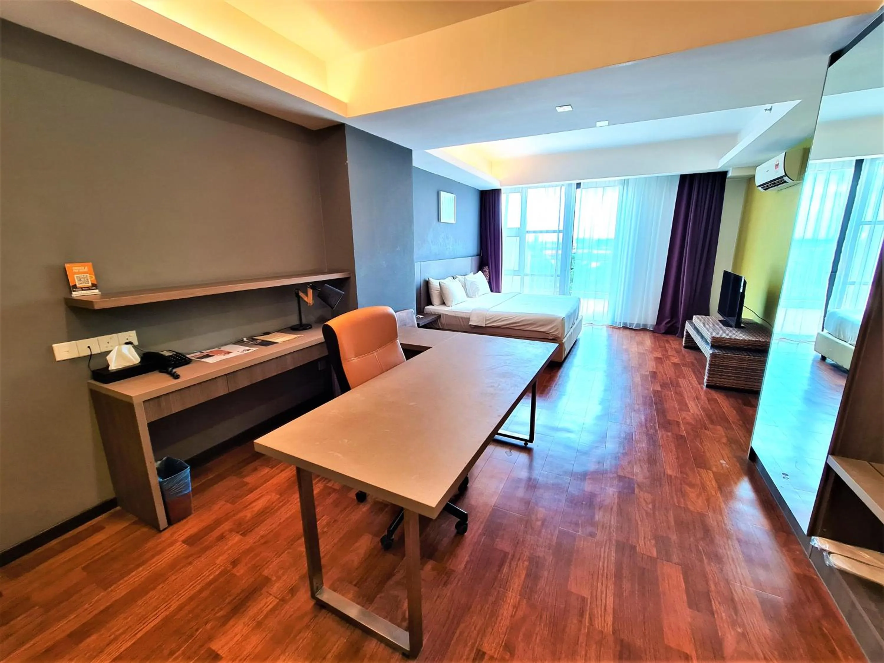 Living room in Nexus Regency Suites & Hotel