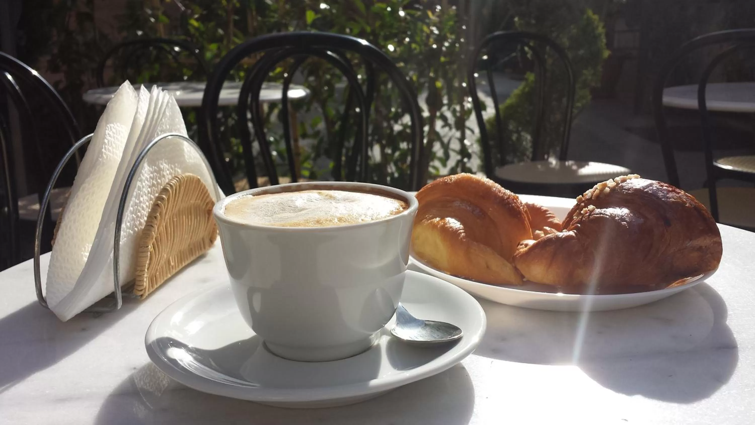 Food and drinks in Hotel Firenze 2000