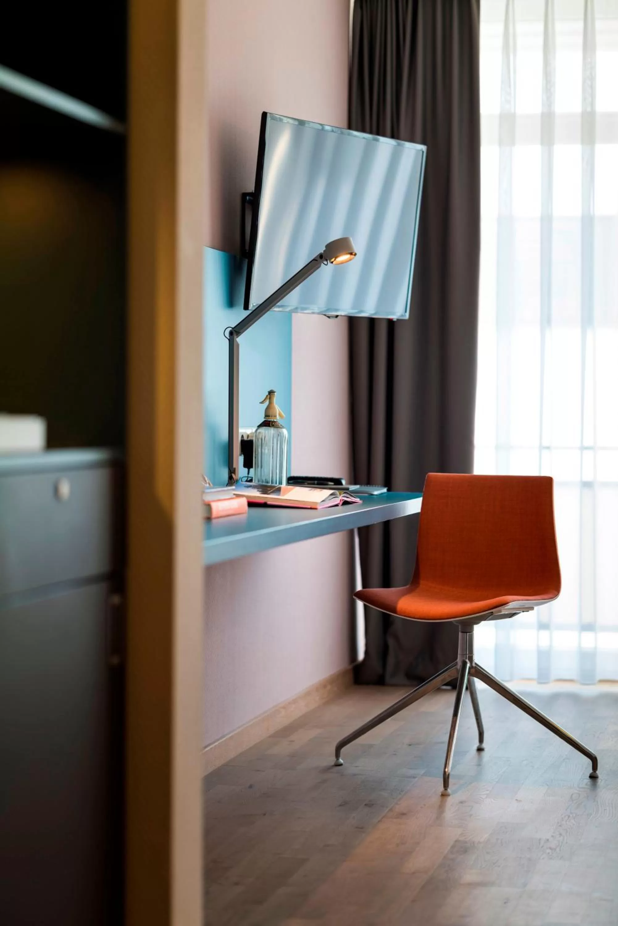 TV and multimedia in Das Eckert - Lifestyle Design Hotel & Fine Dining bei Basel (Grenzach)