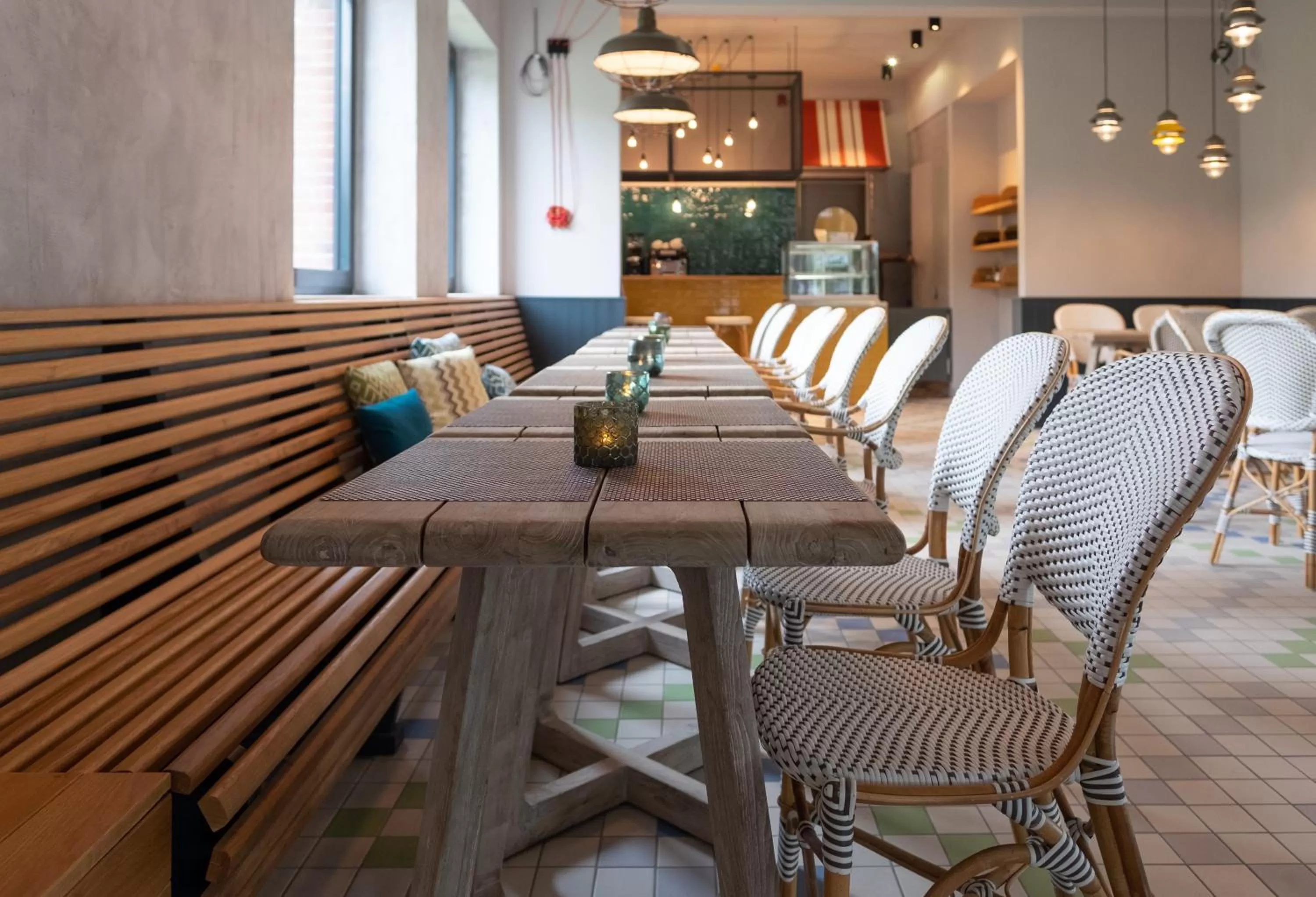 Restaurant/places to eat in Das James