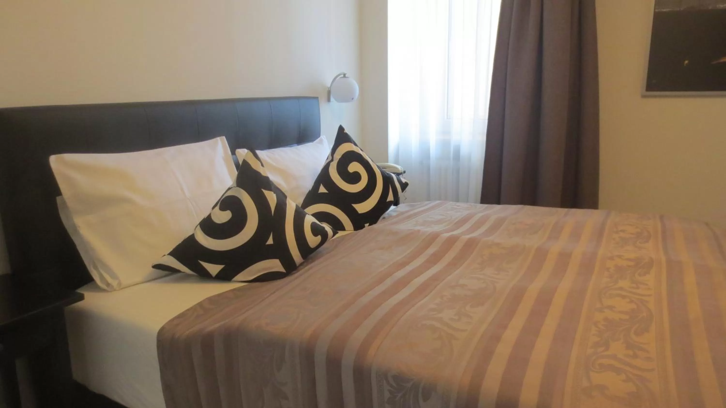 Decorative detail, Bed in Hotel Corsten