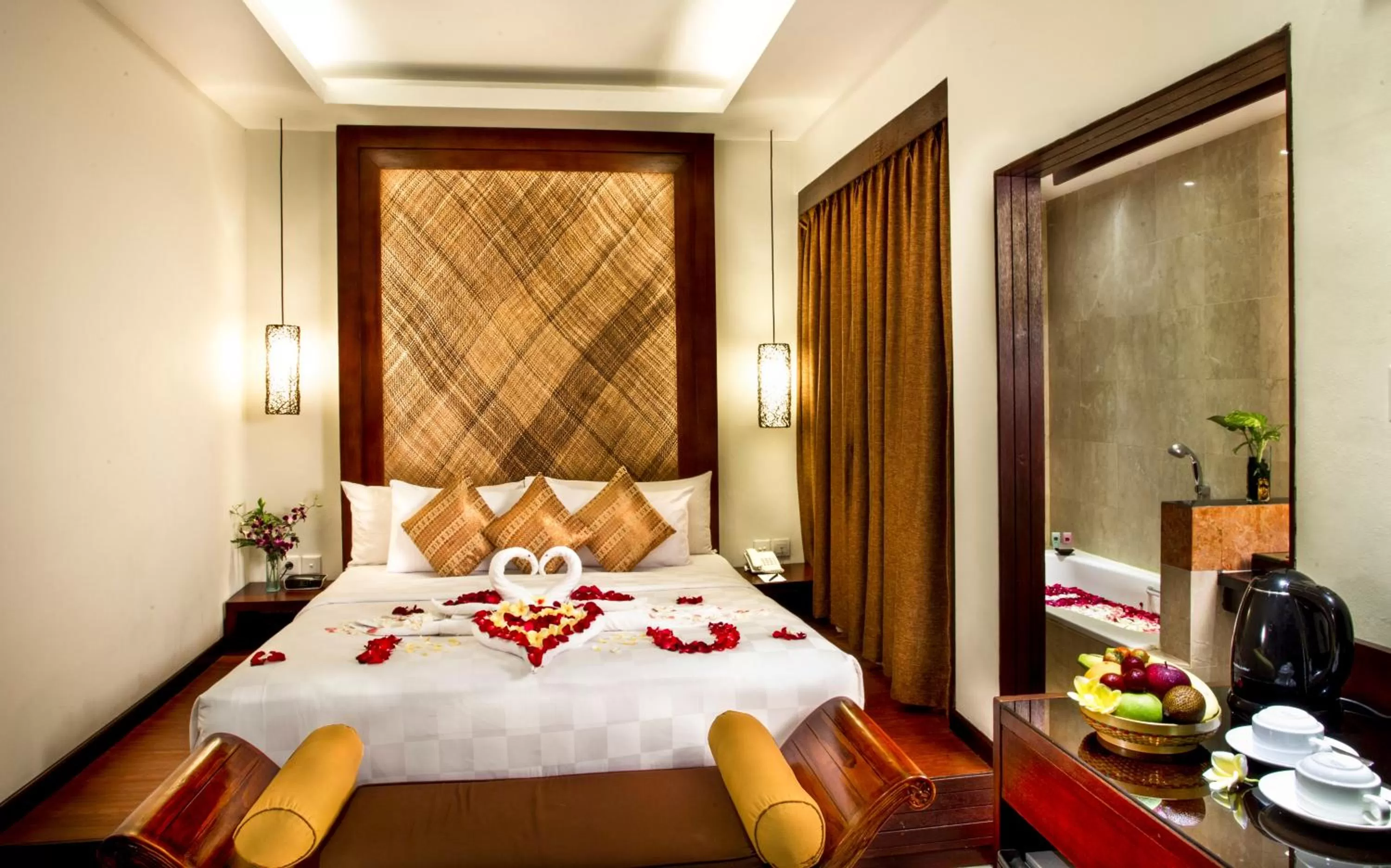 Bed in Best Western Kuta Villa