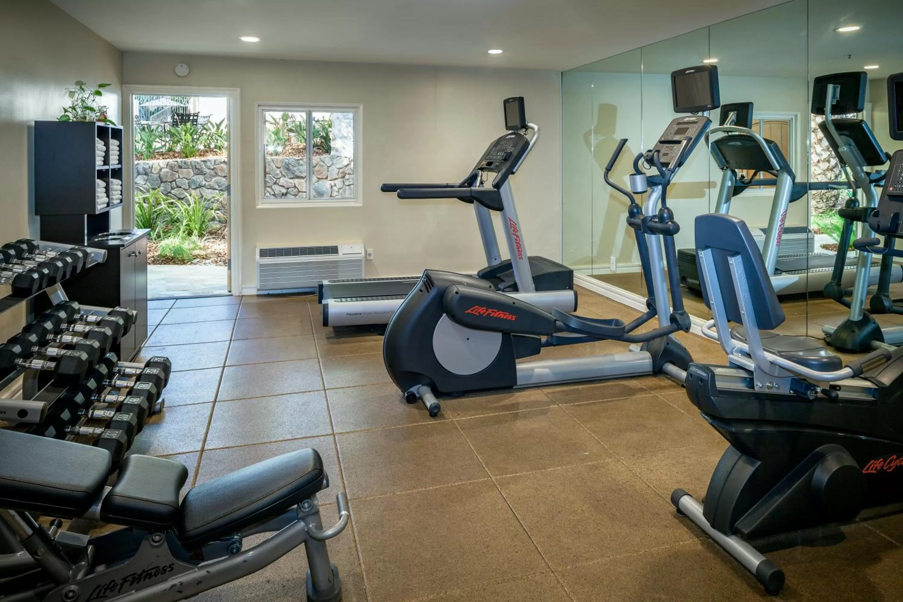 Fitness centre/facilities in Catalina Canyon Inn