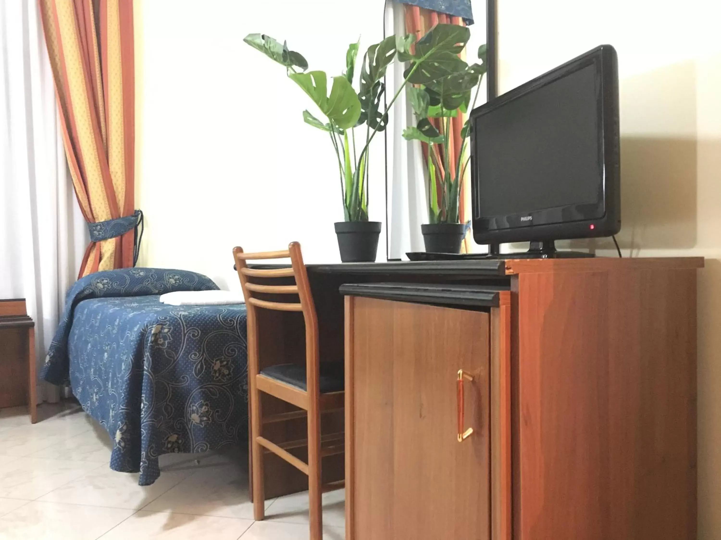 Single Room with Private Bathroom in Hotel Positano Single Room with Private Bathroom in Hotel Positano