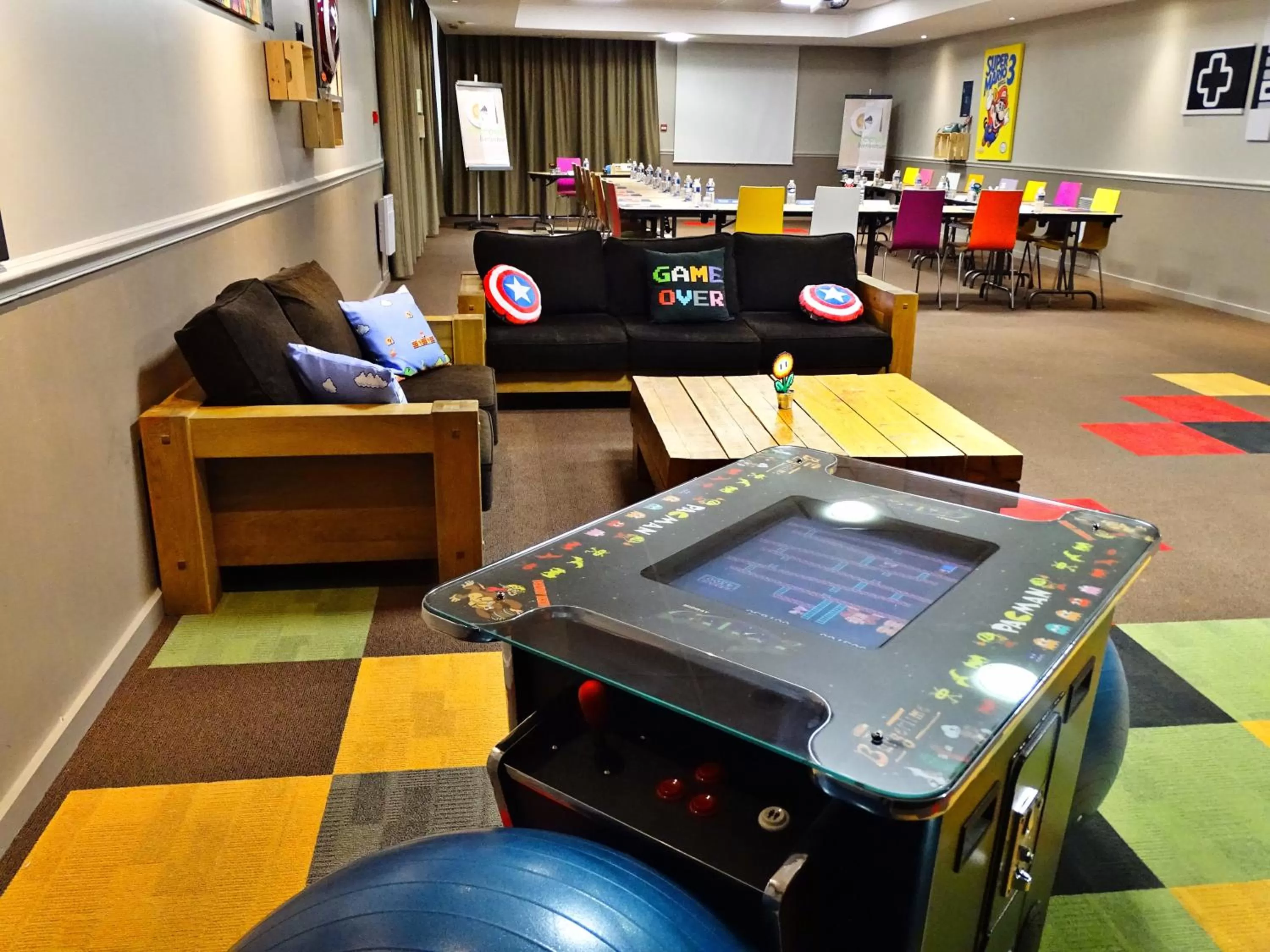 Business facilities in Campanile Val de France