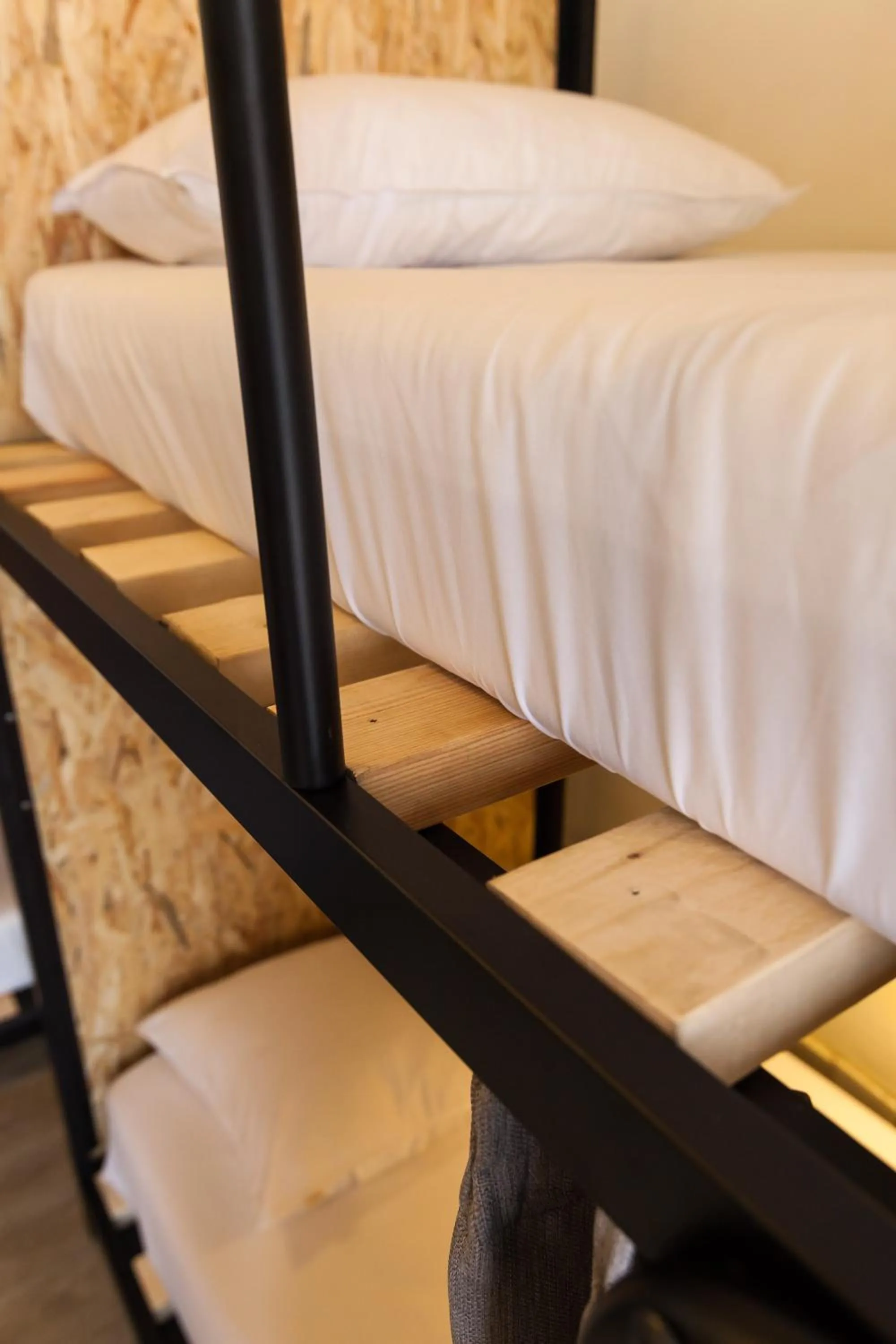 bunk bed, Bed in Sleeping Boot Hostel