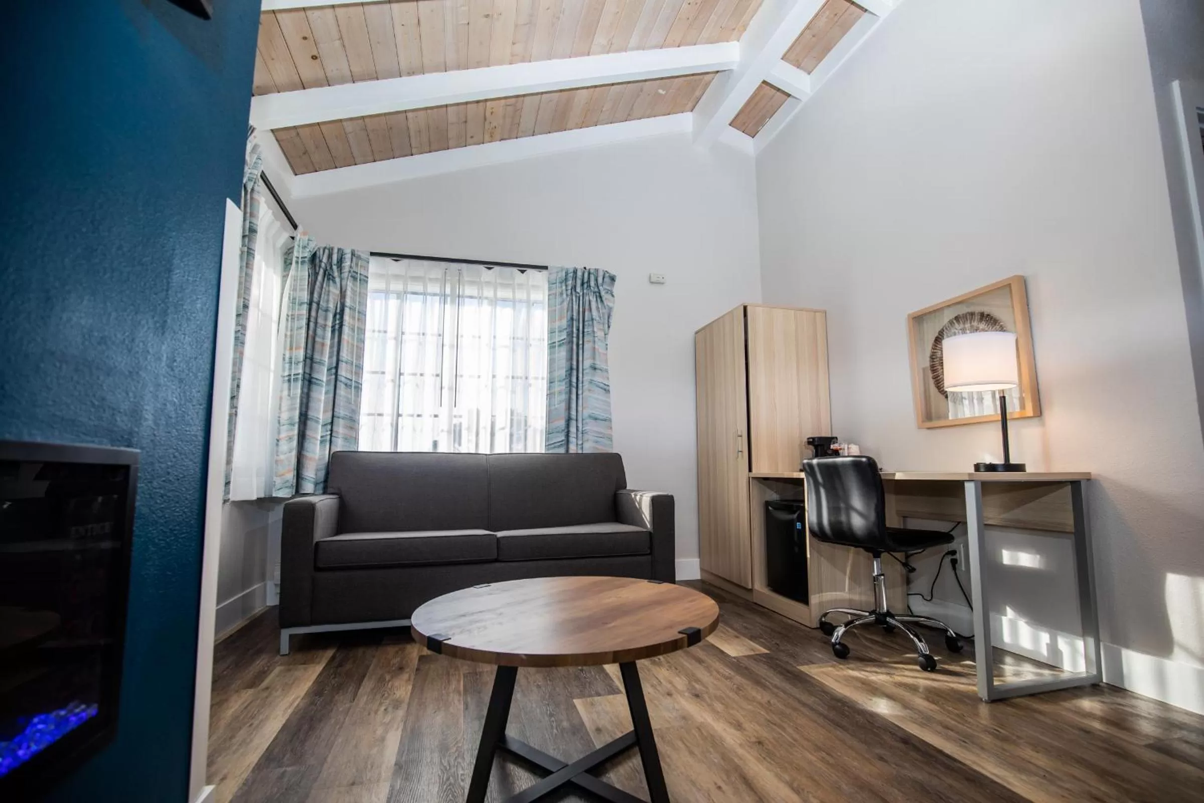 Seating area in Comfort Inn Carmel By the Sea