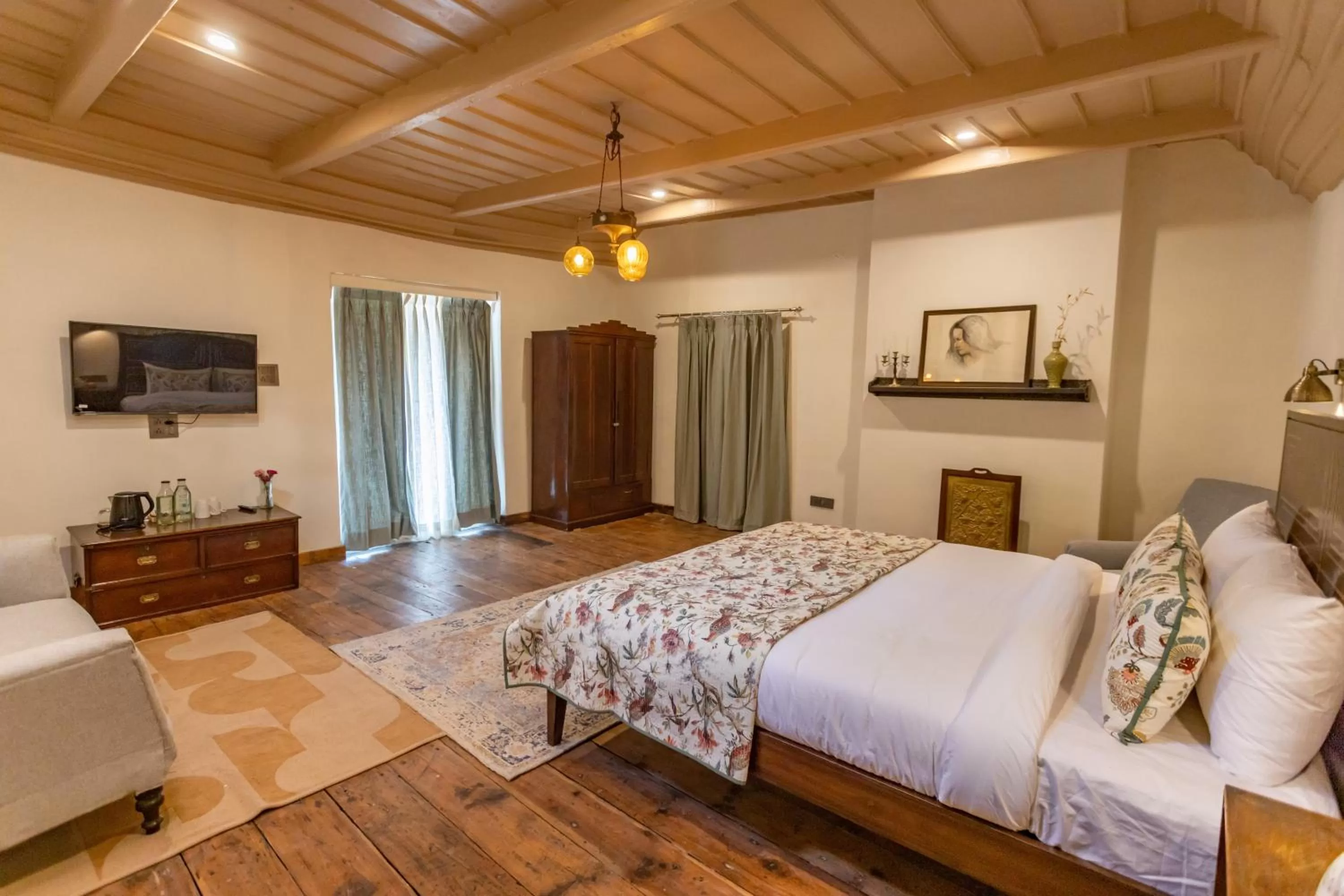 Bedroom, Bed in Seclude Shimla, Taraview