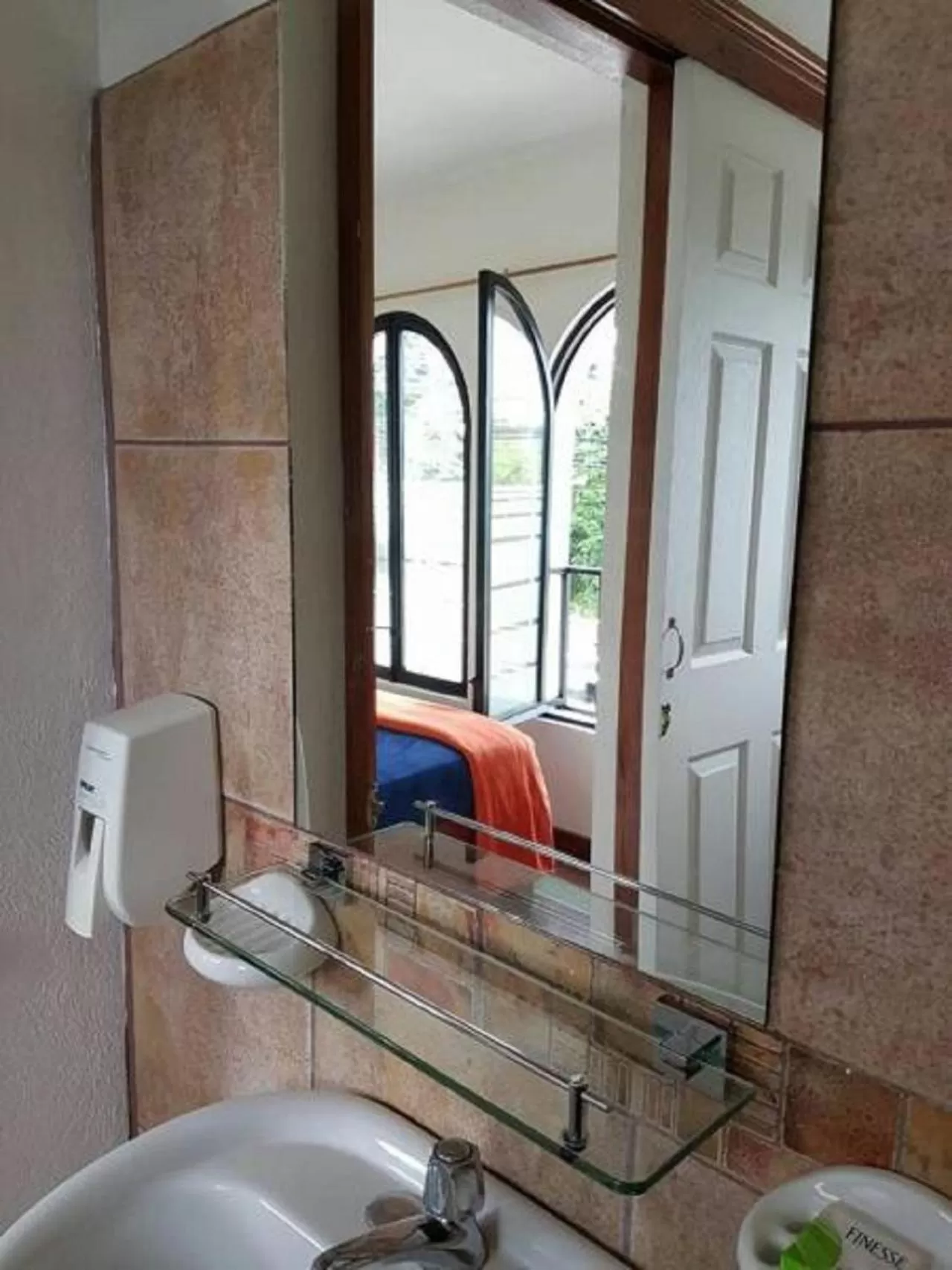 Photo of the whole room in Casa Echavarria