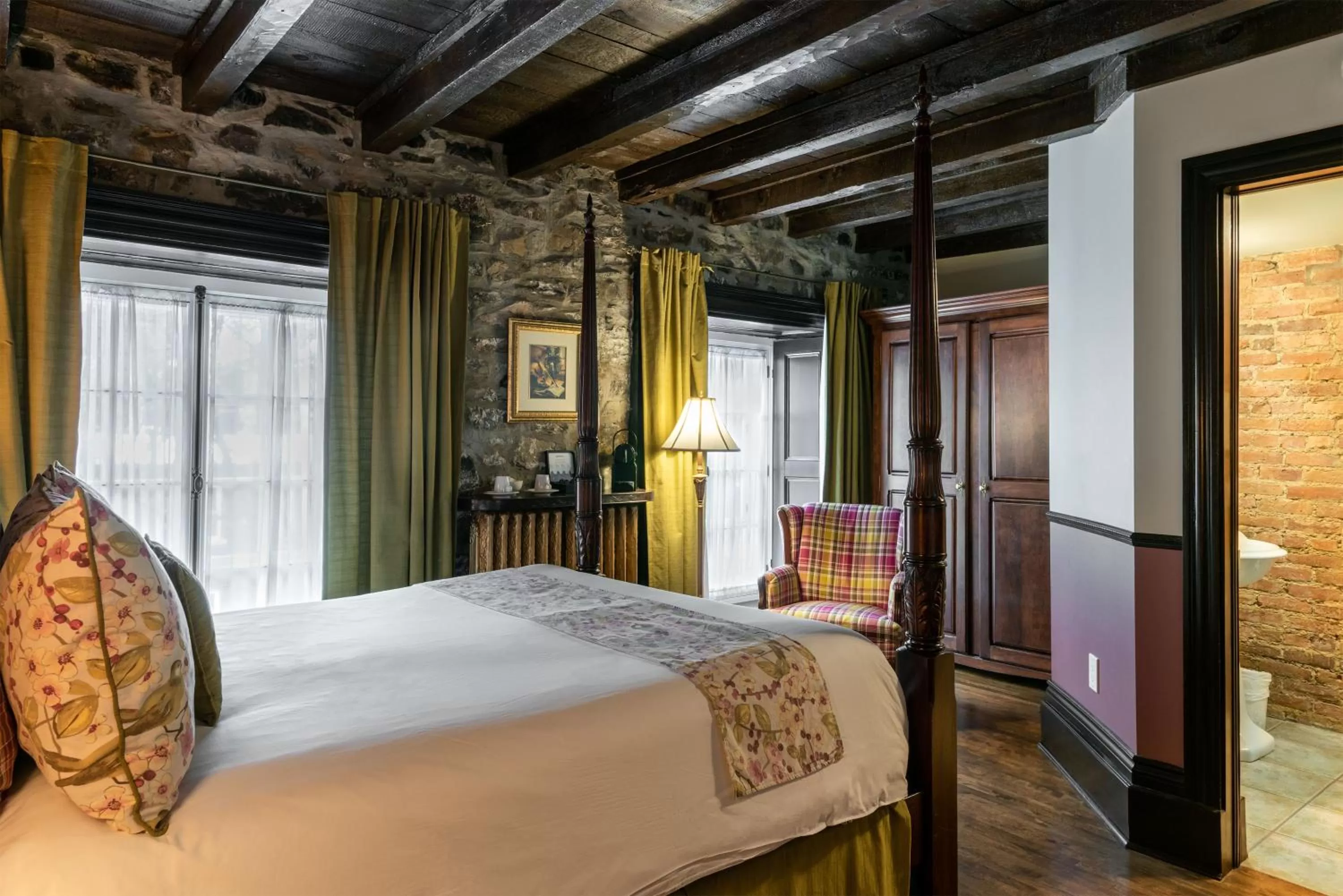 Bedroom, Bed in Le Clos Saint-Louis - Par Aneyro
