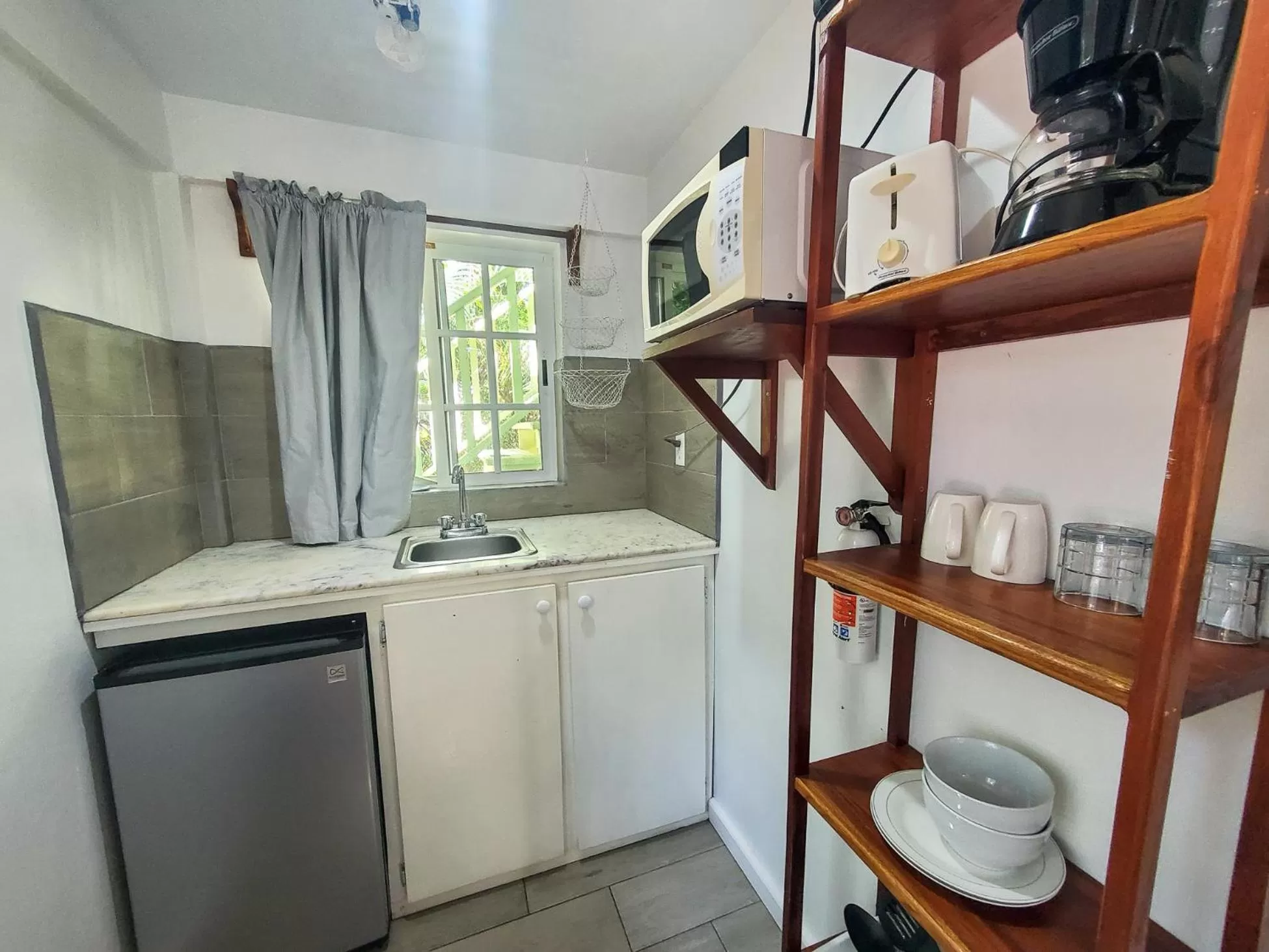 Kitchen or kitchenette, Bathroom in Placencia Villas