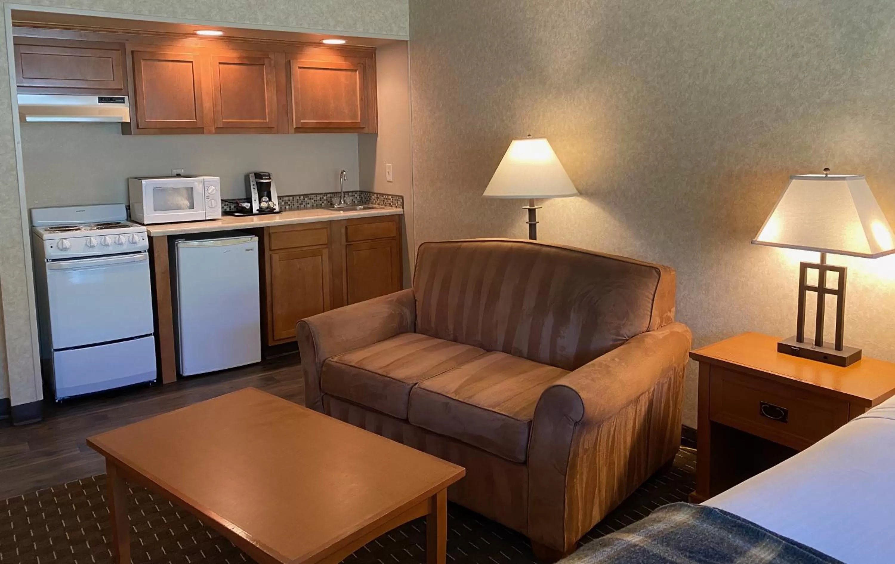 Kitchen or kitchenette in Cousin's Country Inn