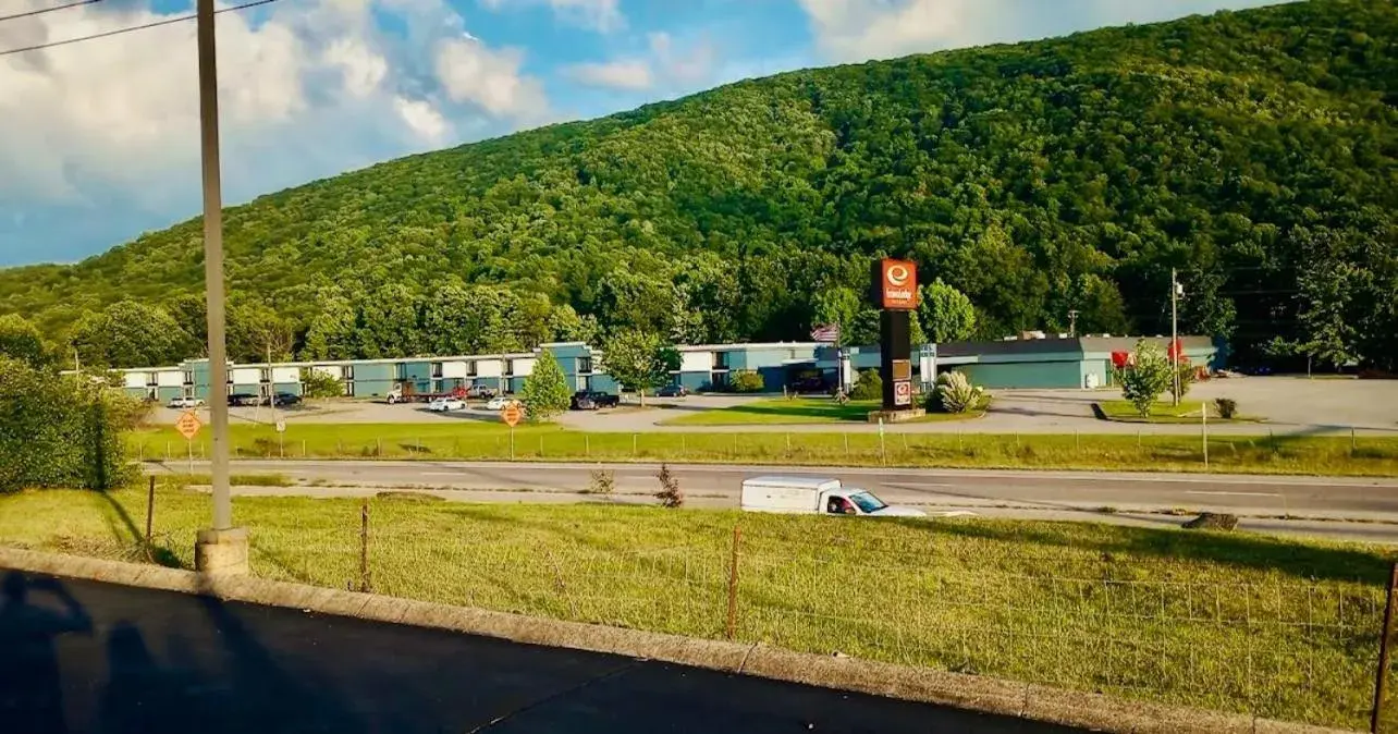 Econo Lodge Inn & Suites Econo Lodge Inn & Suites