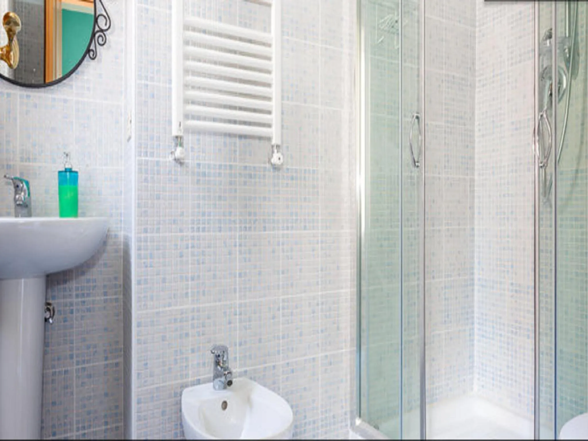 Shower in PratinnVatican