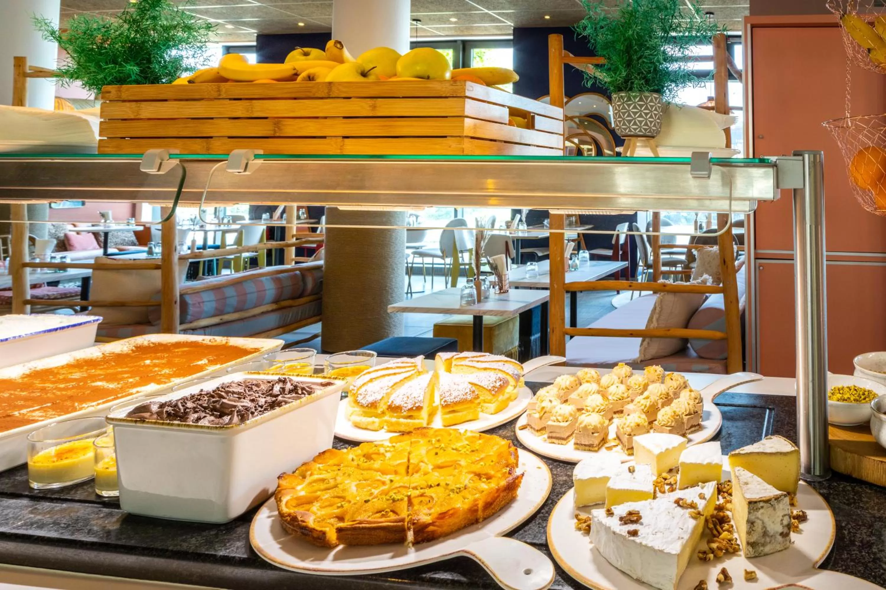 Restaurant/places to eat in ibis Paris Coeur d'Orly Airport