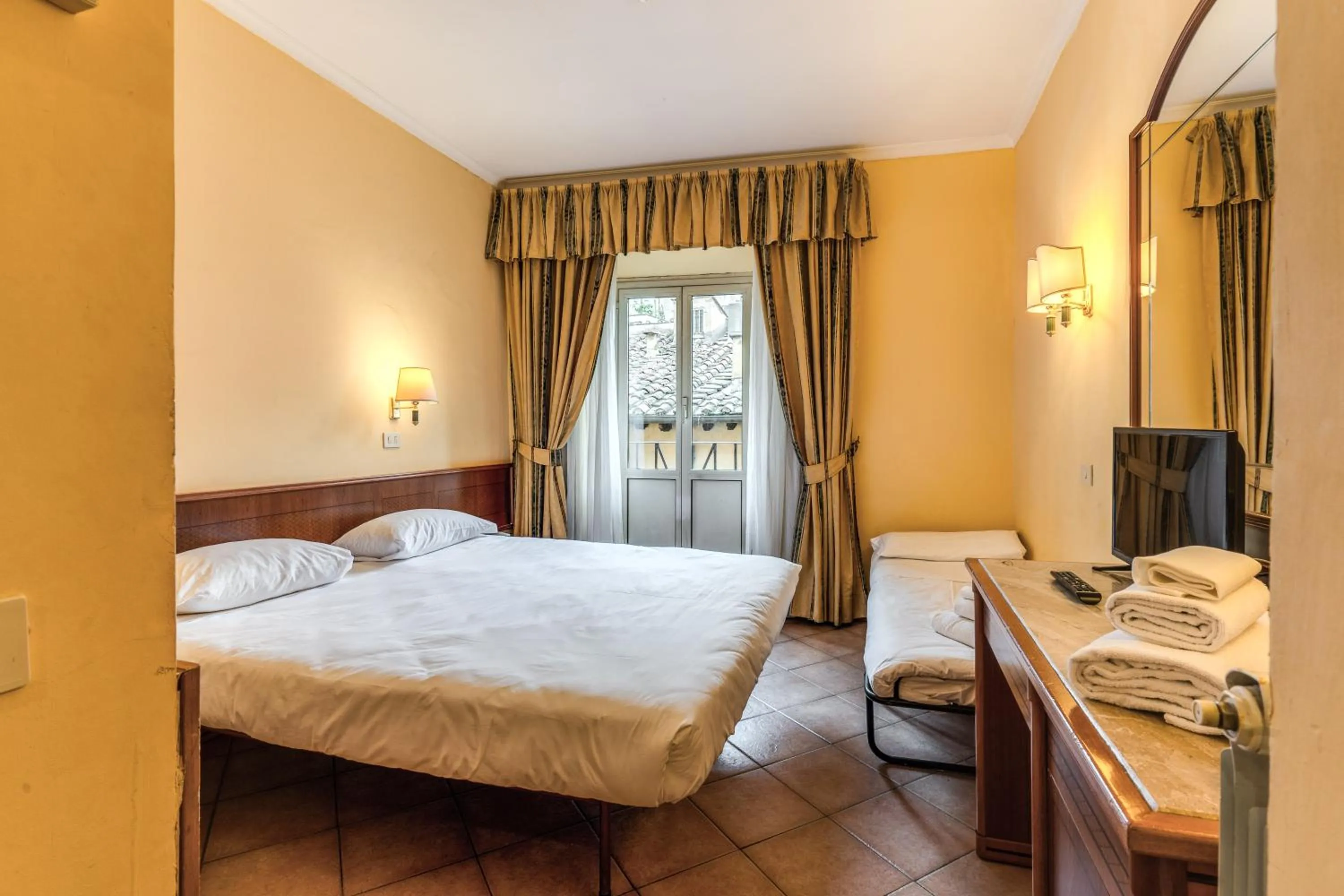 Bedroom in Hotel Pomezia