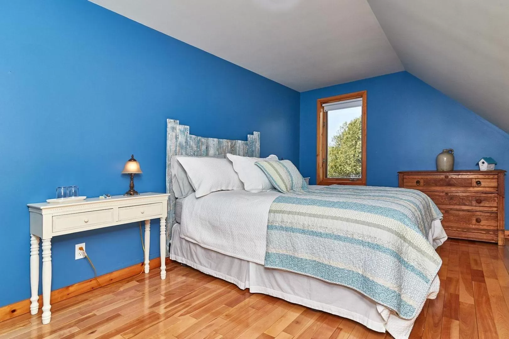 Bed in Auberge de la Tour et Spa