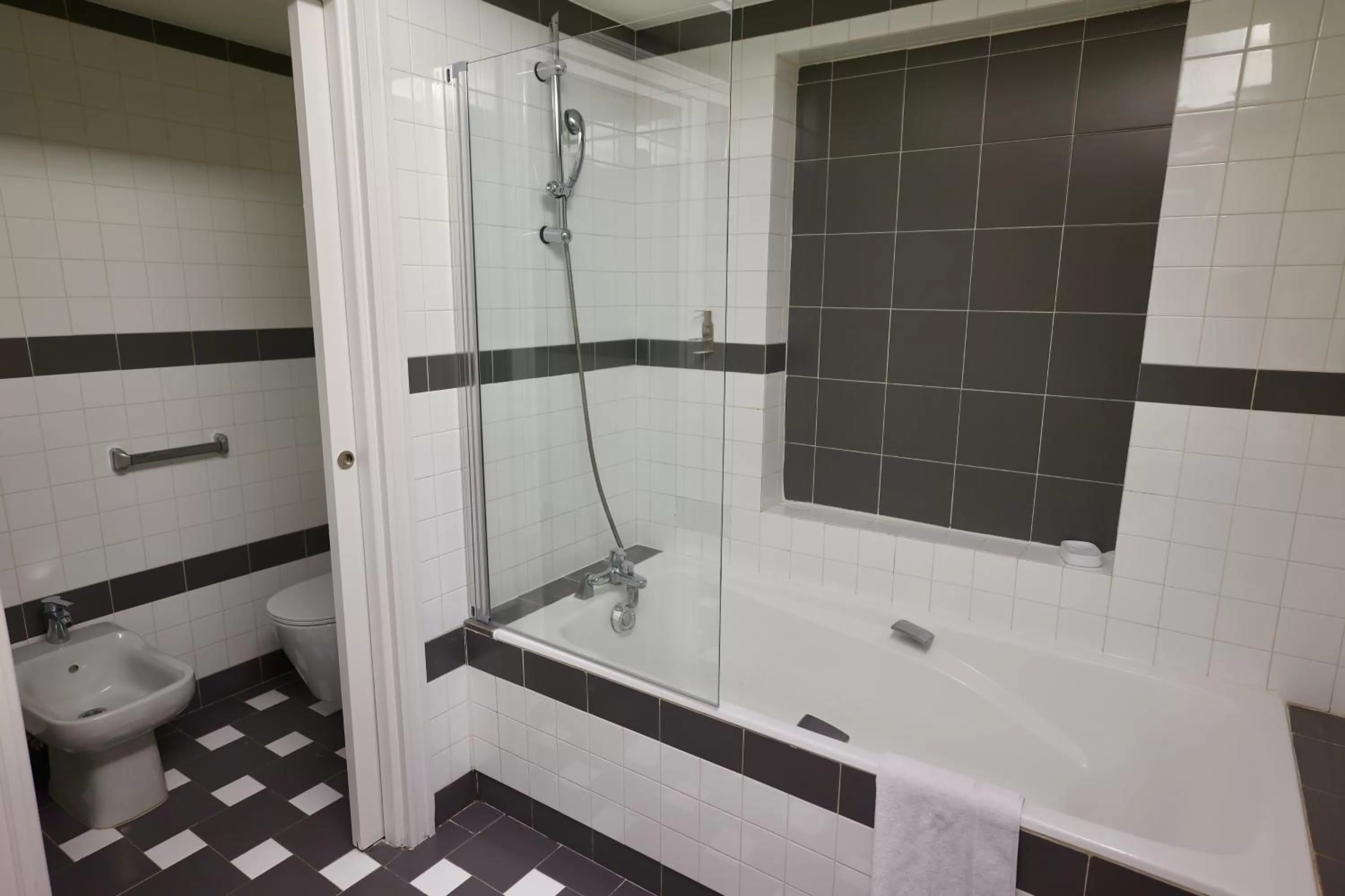 Bathroom in Résidence Carlton - Rénovée avec Piscine