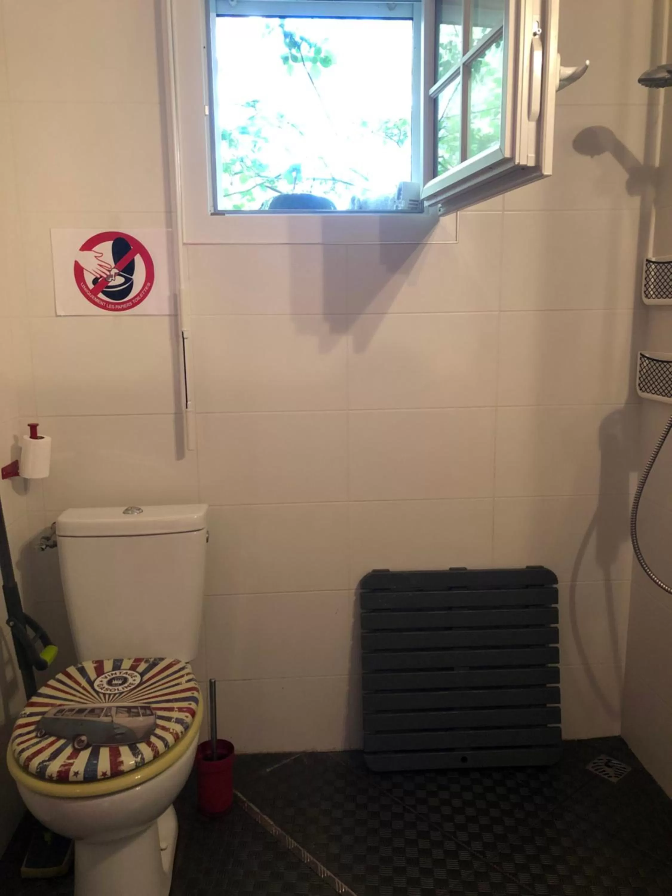 Bathroom in L Atypique