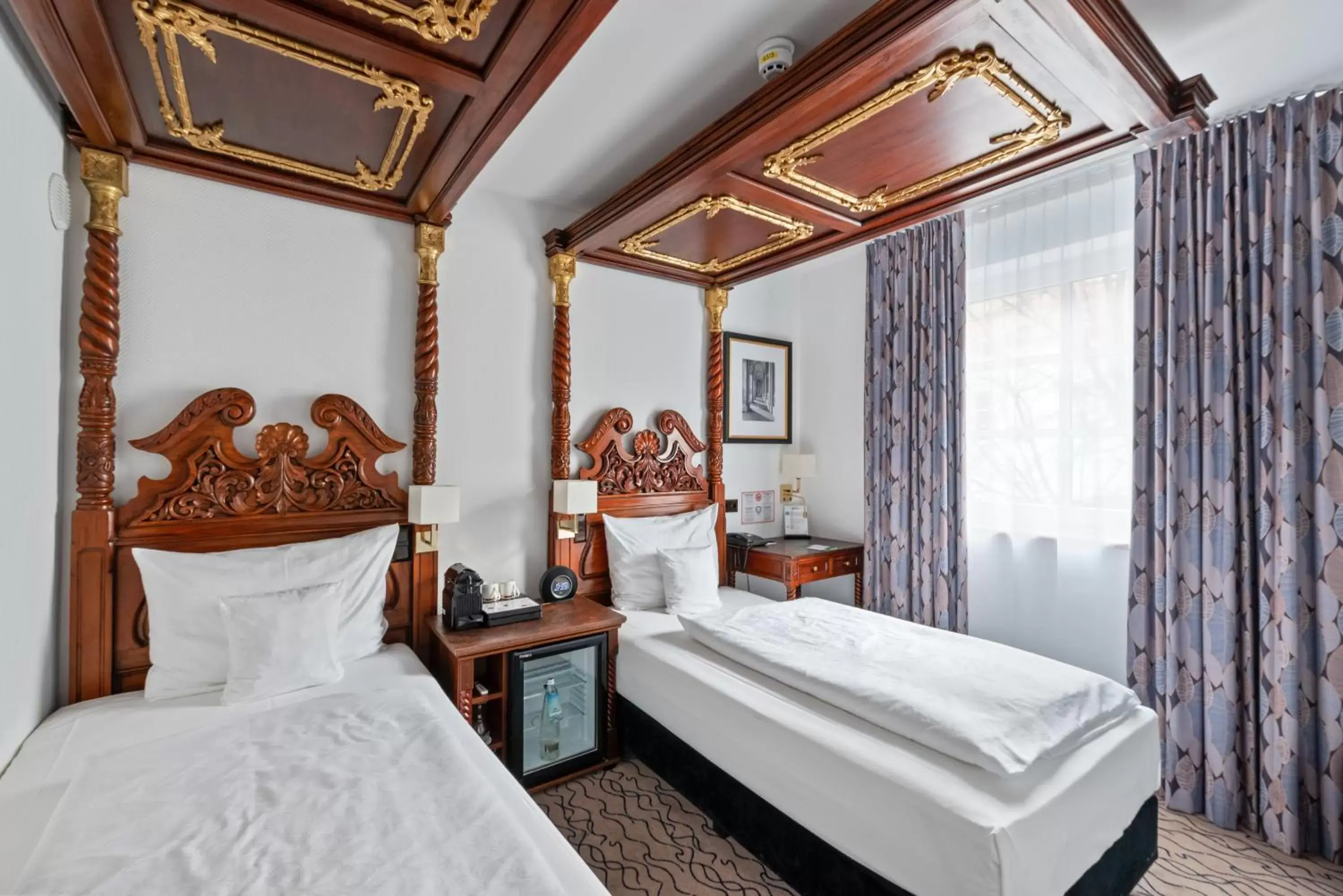 Comfort Twin Room in King's Hotel Center Superior Comfort Twin Room in King's Hotel Center Superior