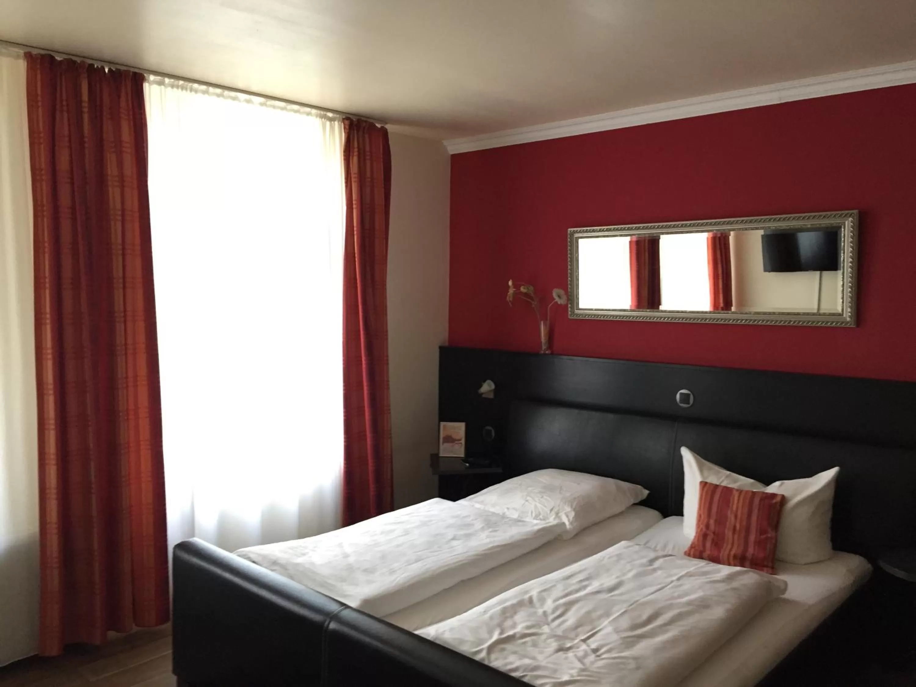 Photo of the whole room, Bed in Boutique-garni Hotel Papillon