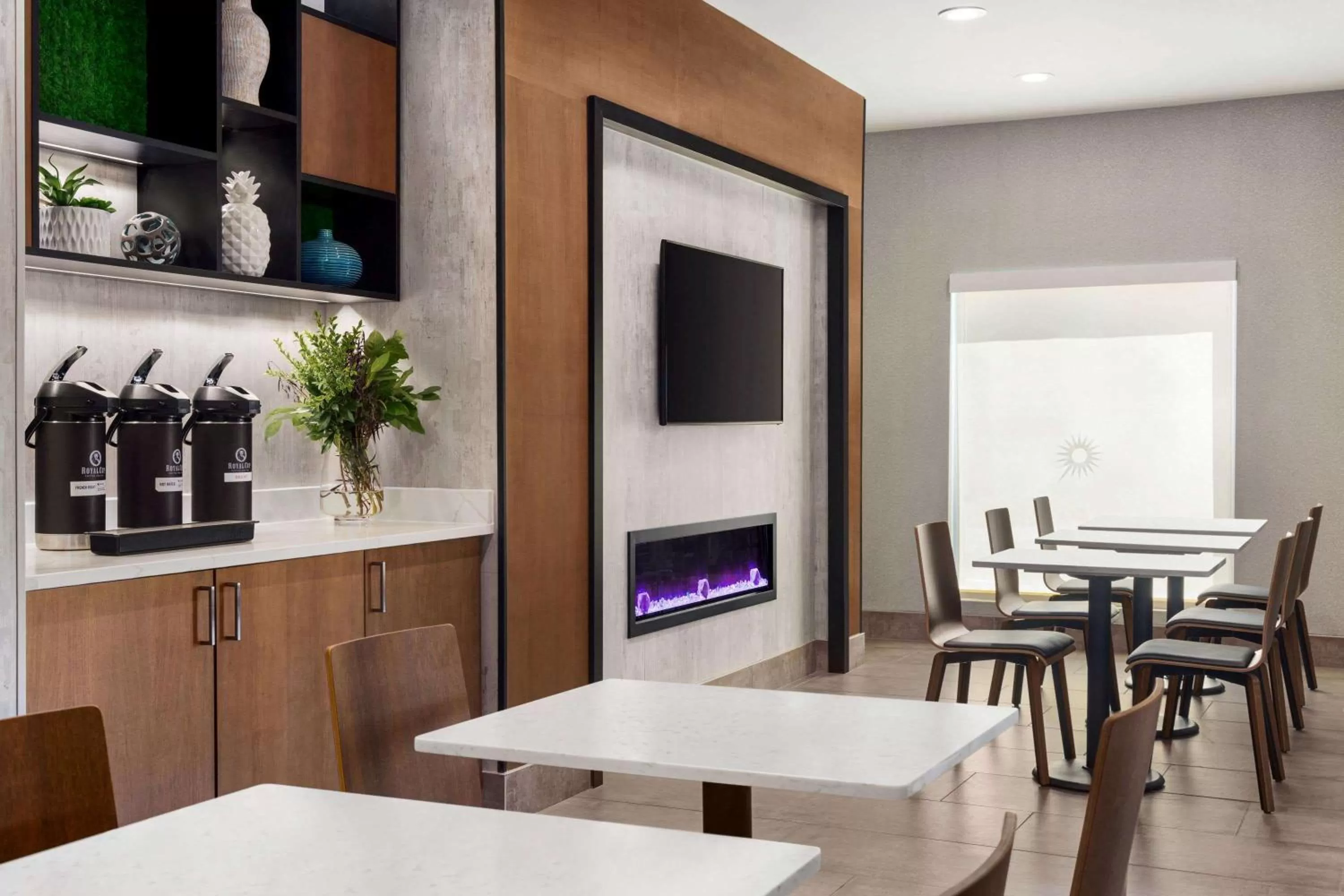 Restaurant/places to eat in La Quinta by Wyndham Salem OR