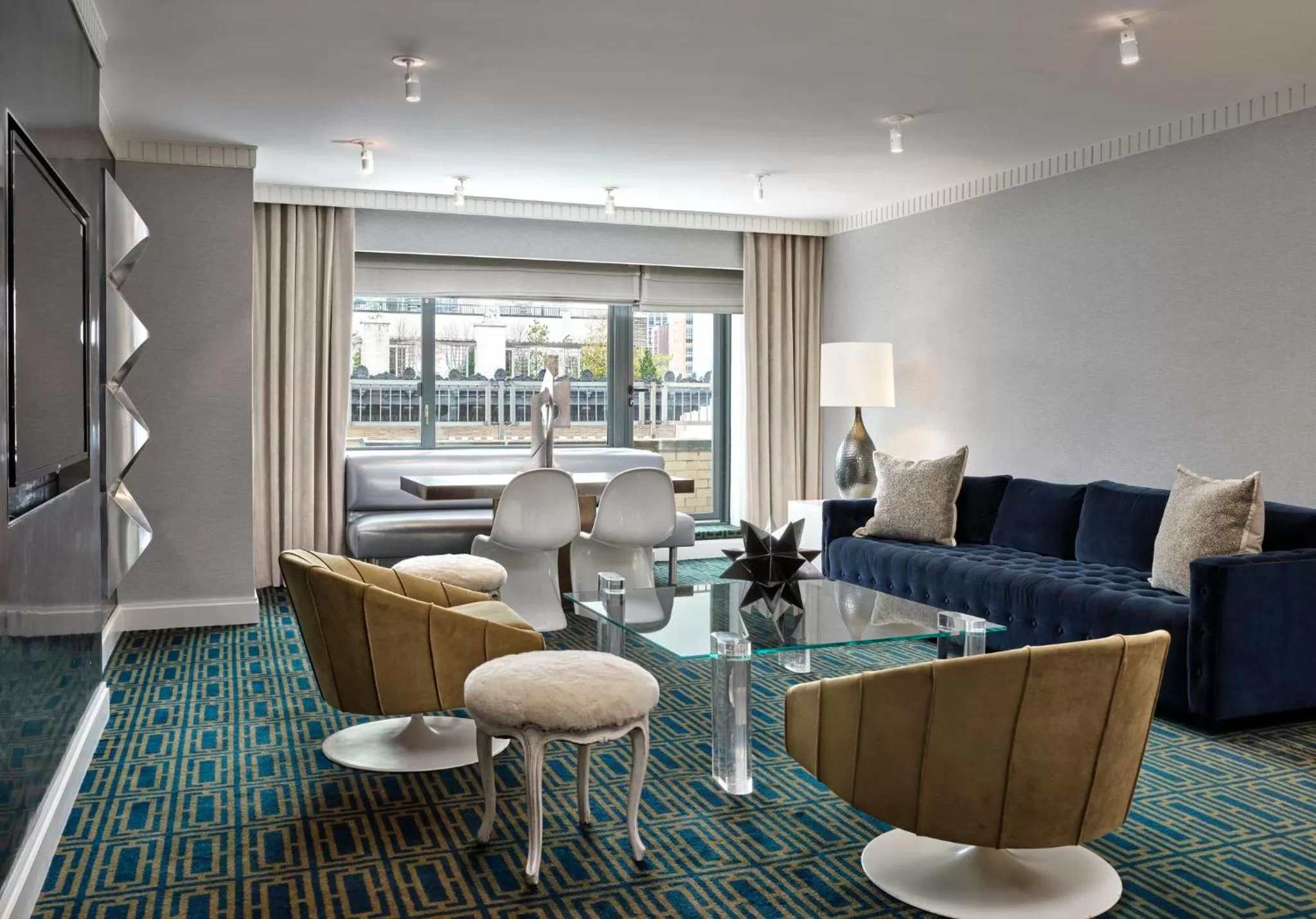 Photo of the whole room in Loews Regency New York Hotel