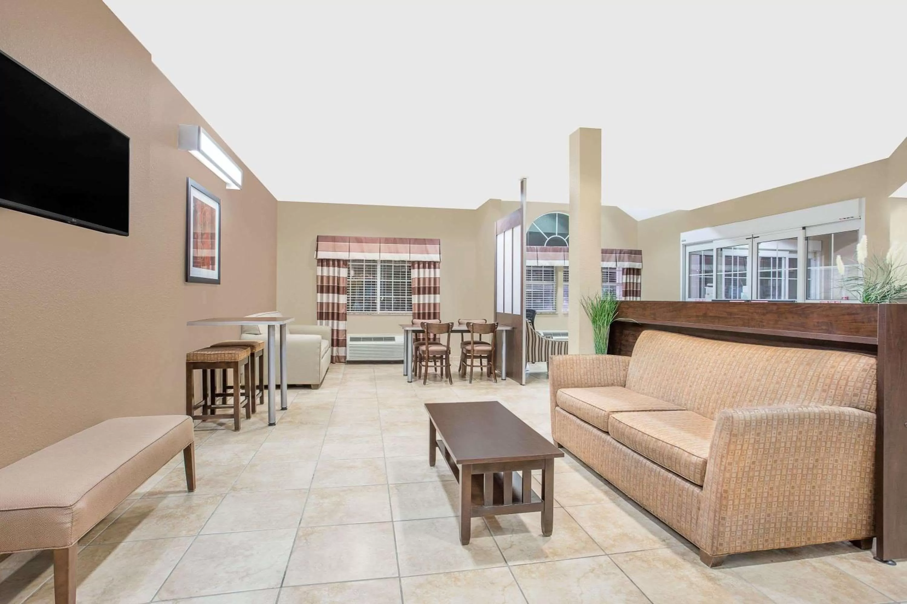 Lobby or reception in Microtel Inn & Suites Mansfield PA