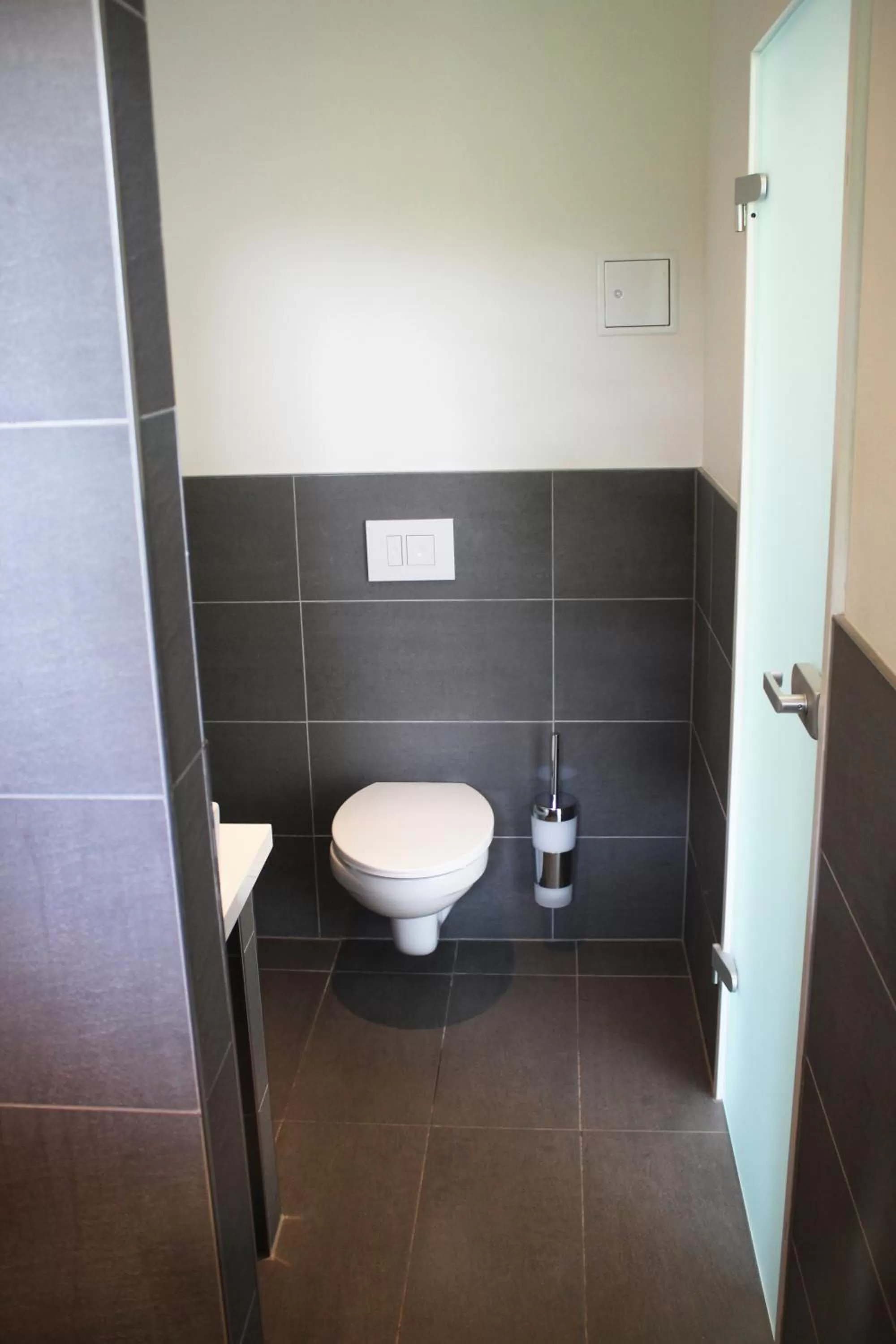 Bathroom in bestprice Hotel Bendorf Koblenz