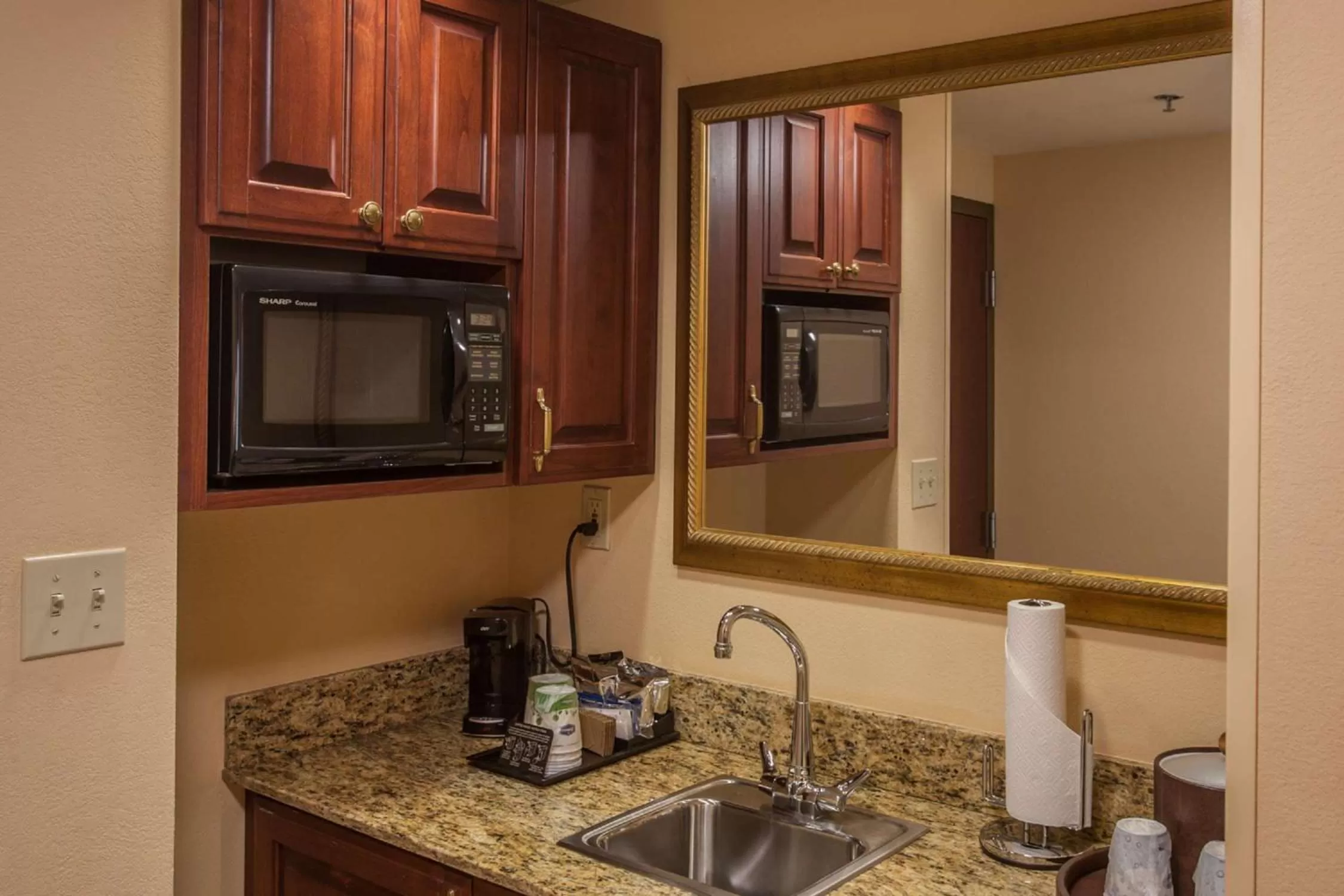 Kitchen or kitchenette in Hampton Inn & Suites Stillwater
