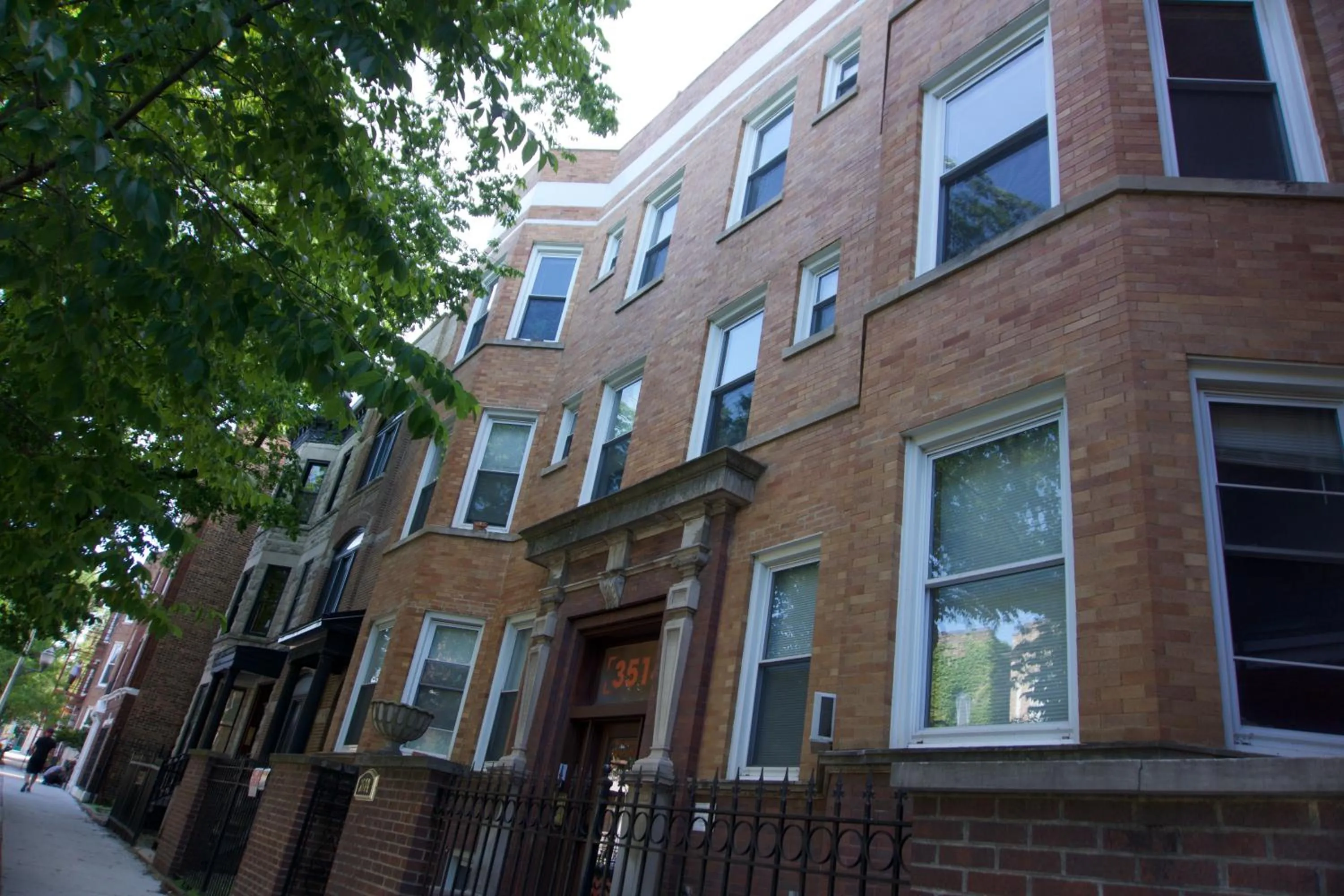 Property building in Wrigley Hostel - Chicago