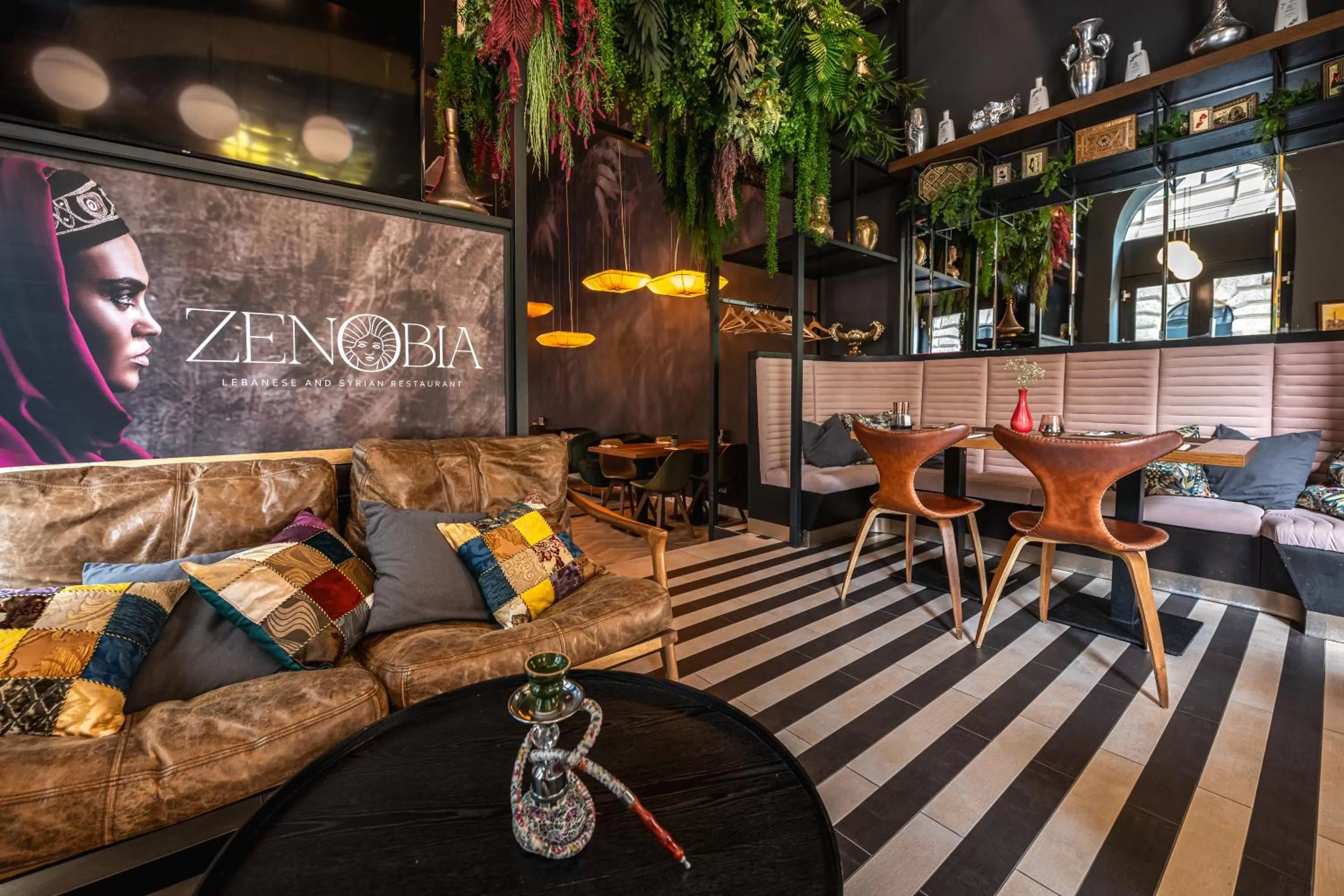 Restaurant/places to eat in Hotel Moments Budapest by Continental Group