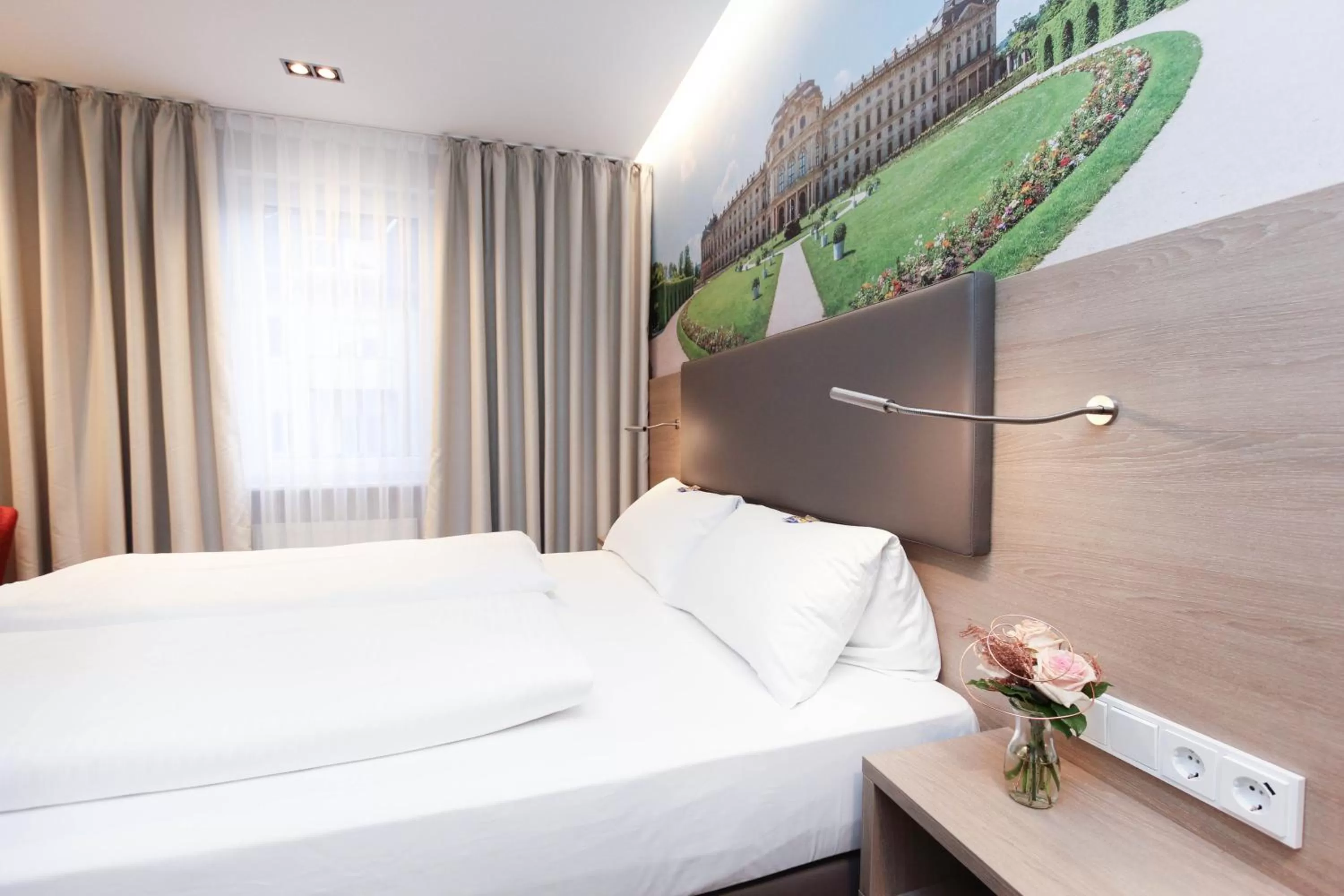 Bed in City Hotel Würzburg