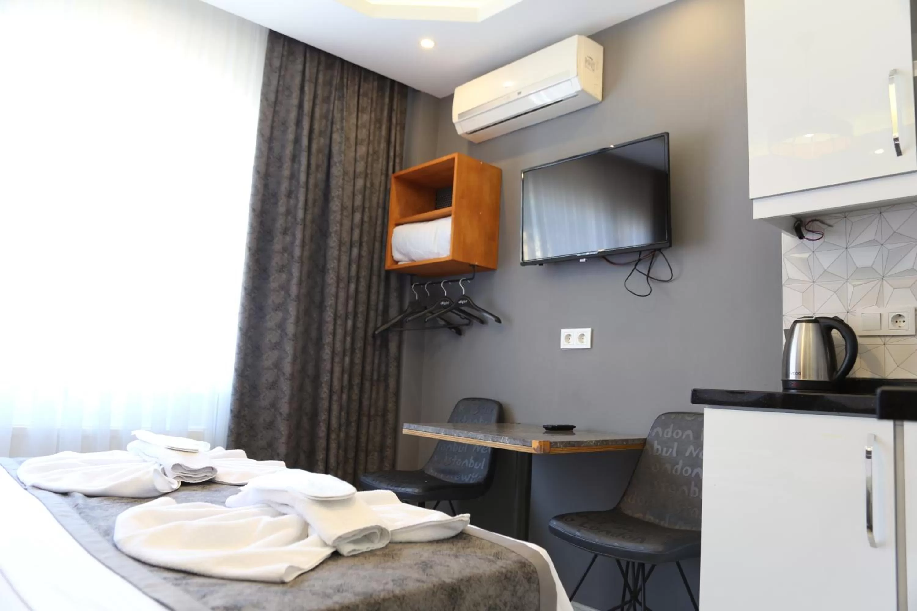 Dining area in Arat Apartments