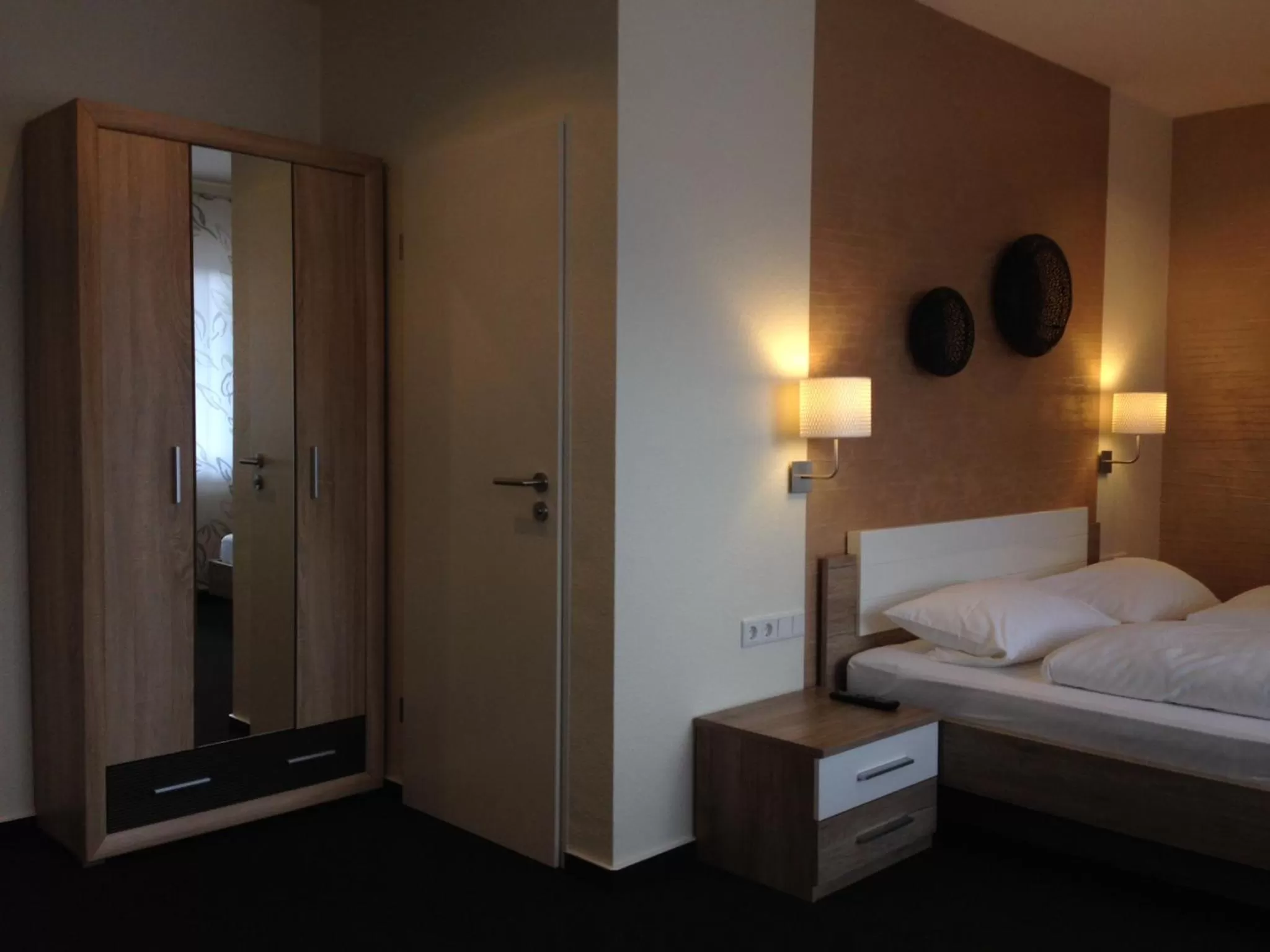 Photo of the whole room, Bed in Hotel van Lendt garni