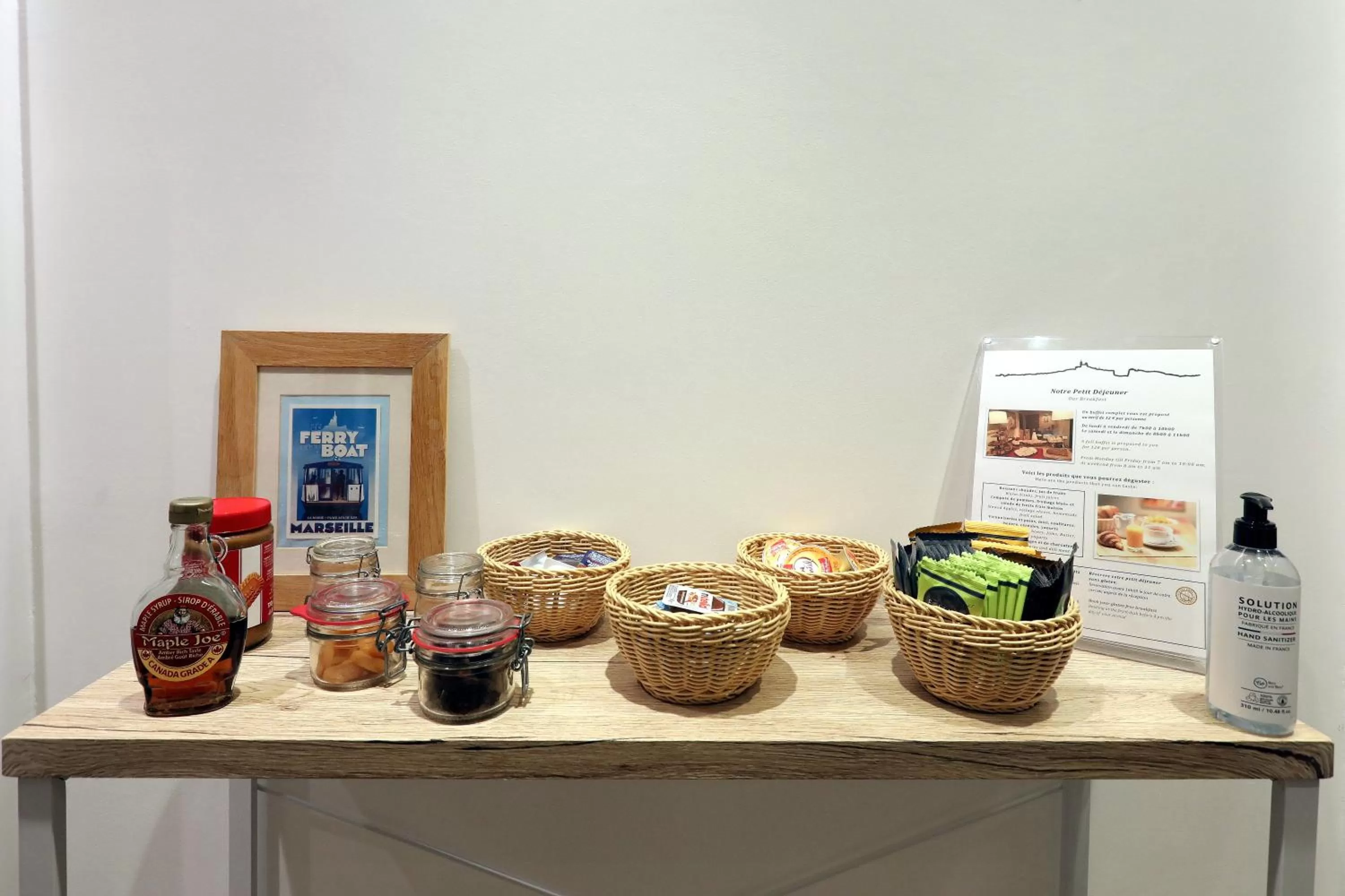 Food in Best Western Hotel du Mucem