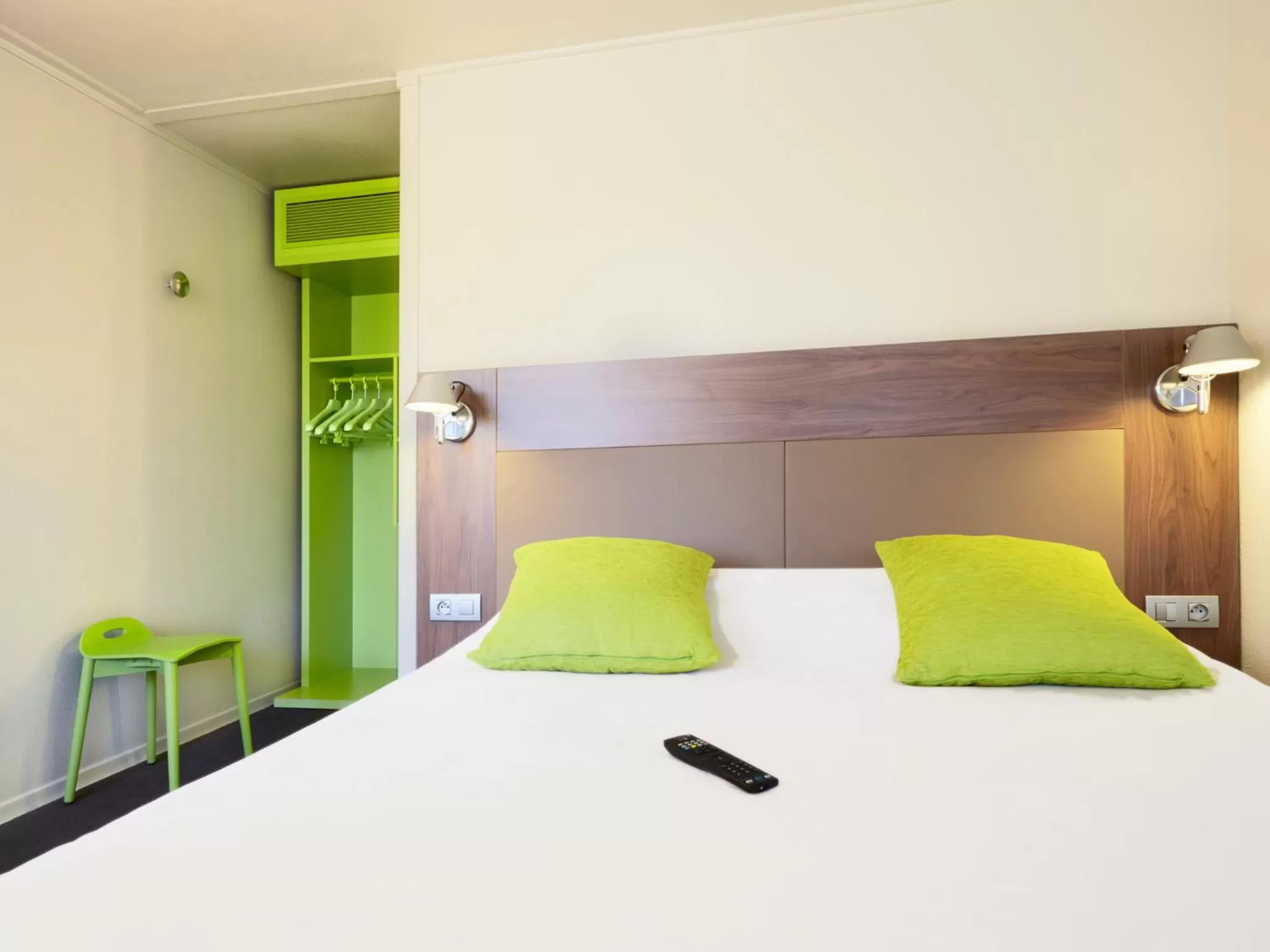 Bedroom, Bed in Campanile Béthune