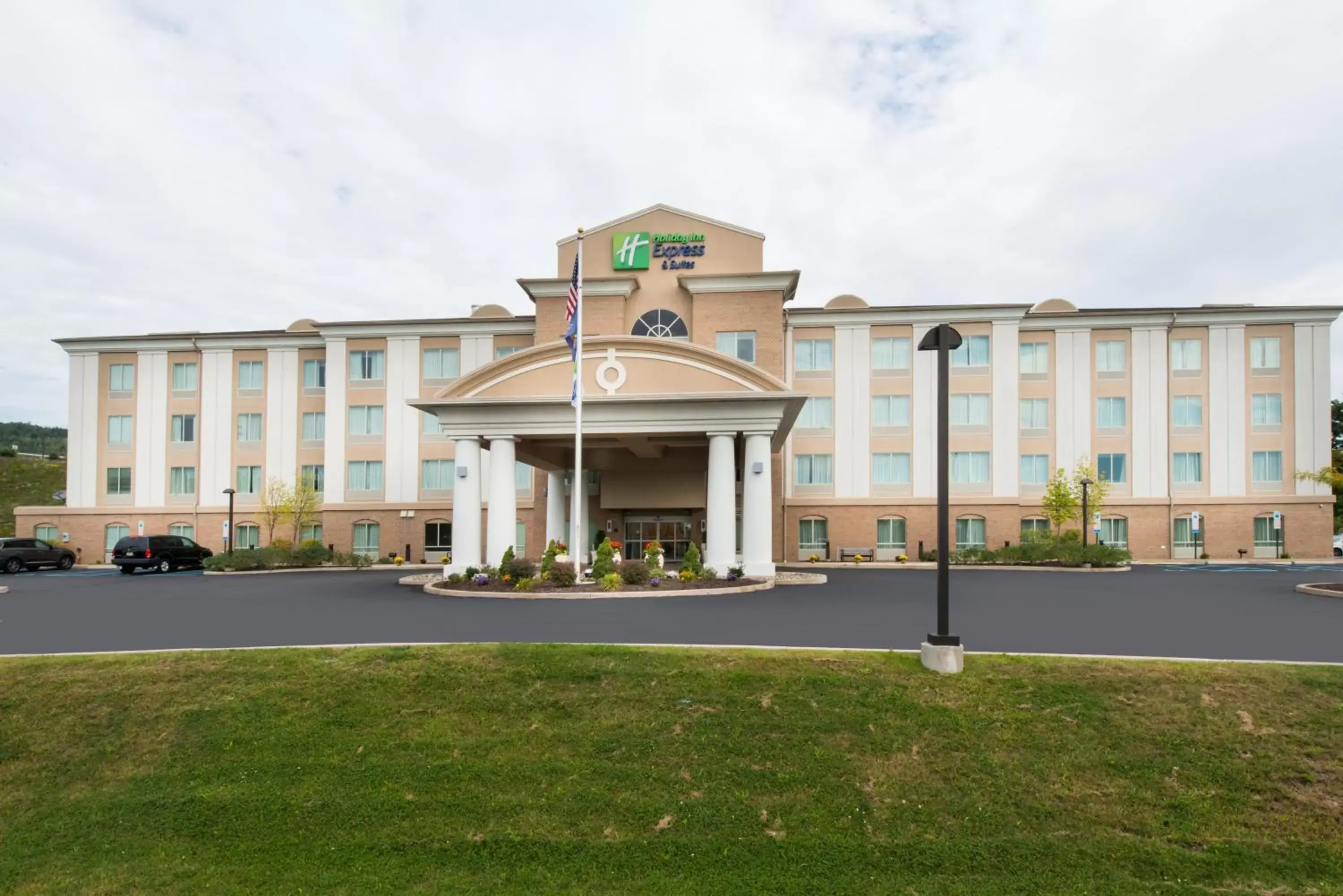 Holiday Inn Express and Suites Dickson City by IHG Holiday Inn Express and Suites Dickson City by IHG