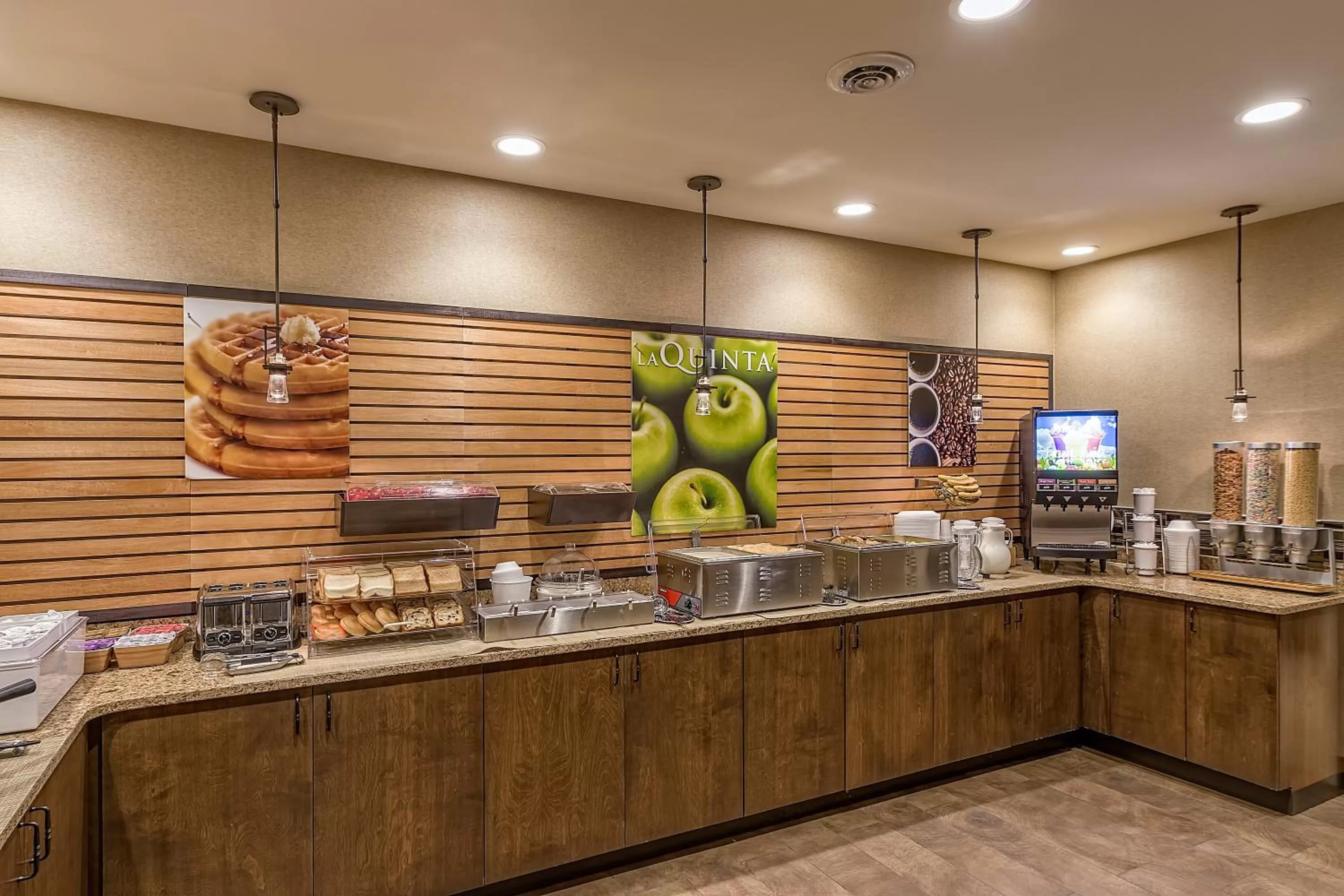 Breakfast in La Quinta by Wyndham Pigeon Forge