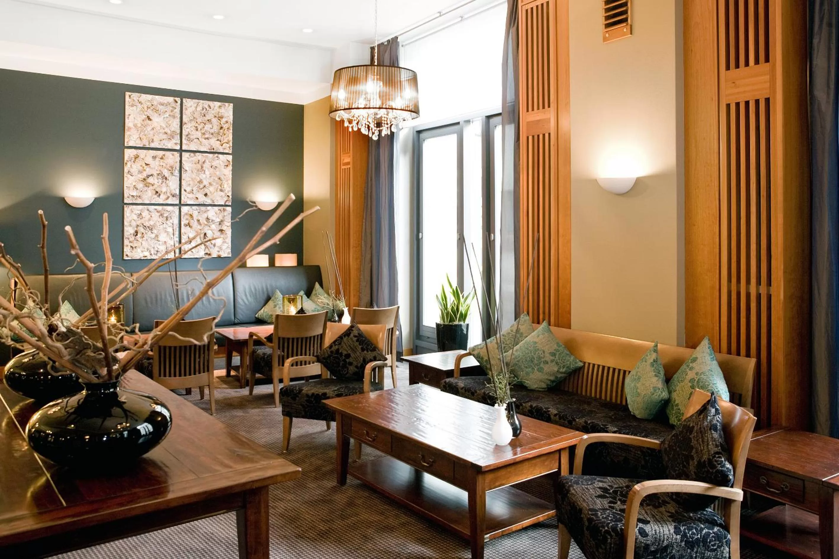 Lounge or bar in Vienna House by Wyndham Sonne Rostock