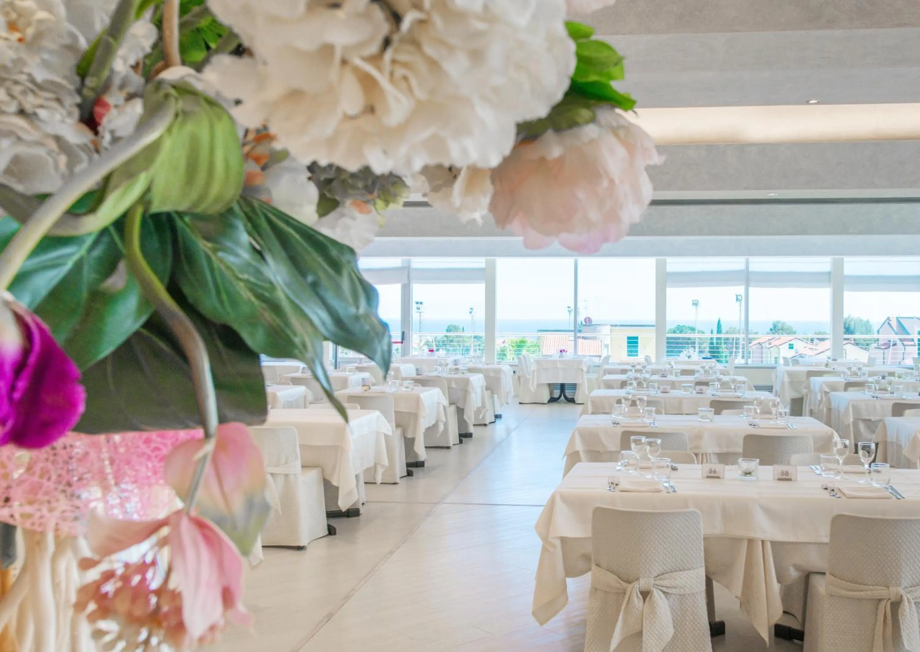 Restaurant/places to eat in Loano 2 Village