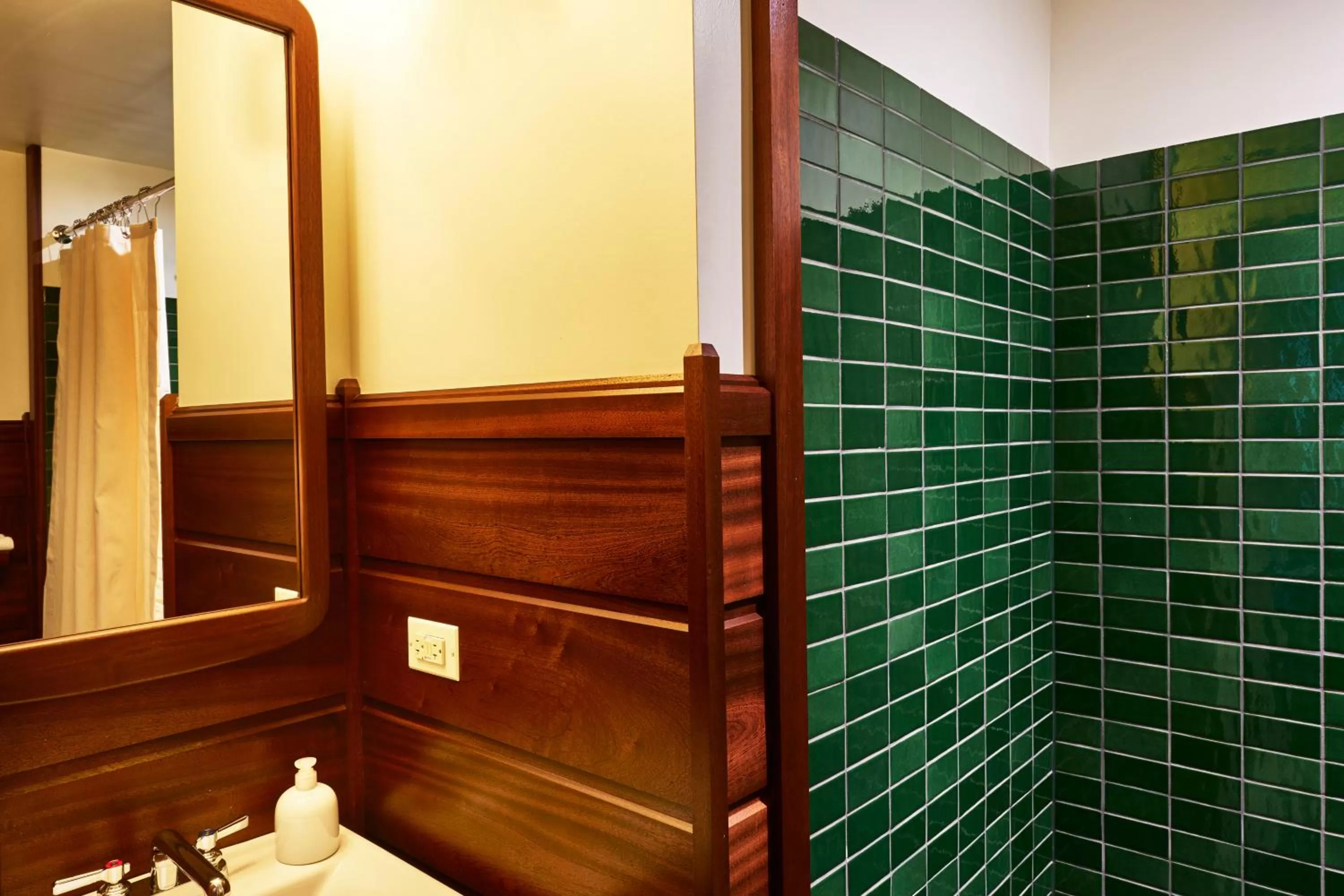 Bathroom in Freehand Chicago