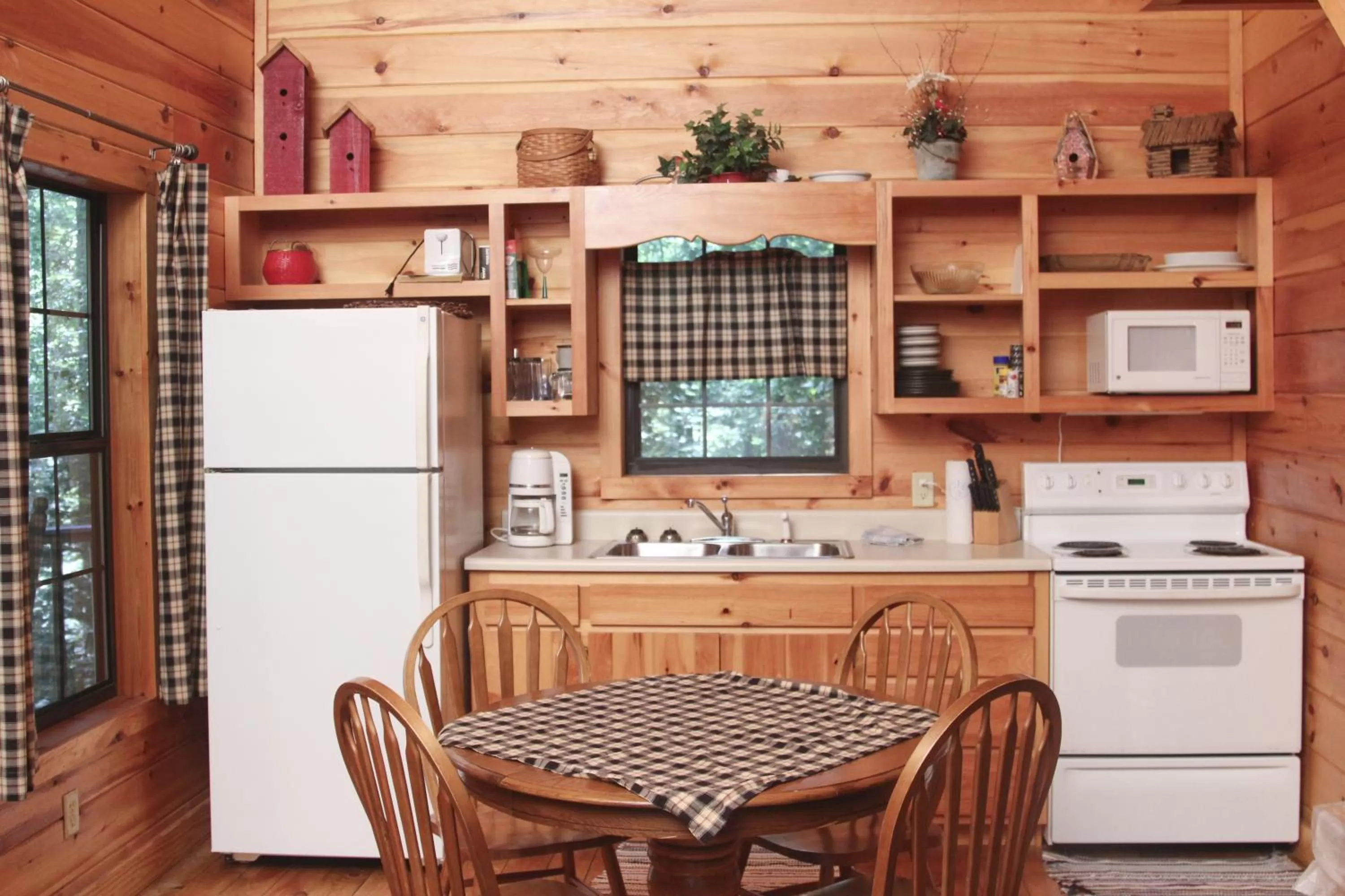 Kitchen or kitchenette in Paradise Hills, Winery Resort & Spa