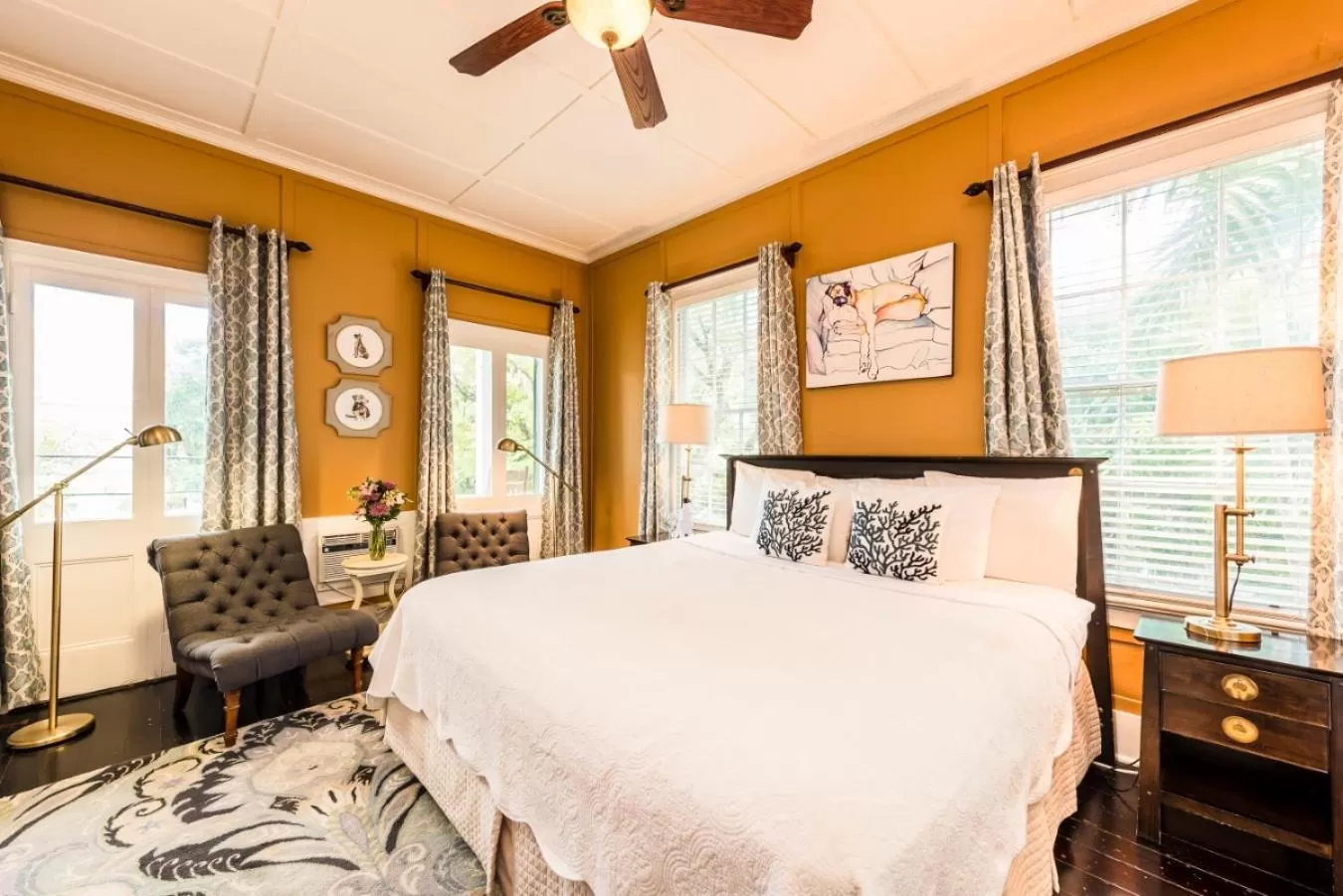 Bed in Old Town Manor