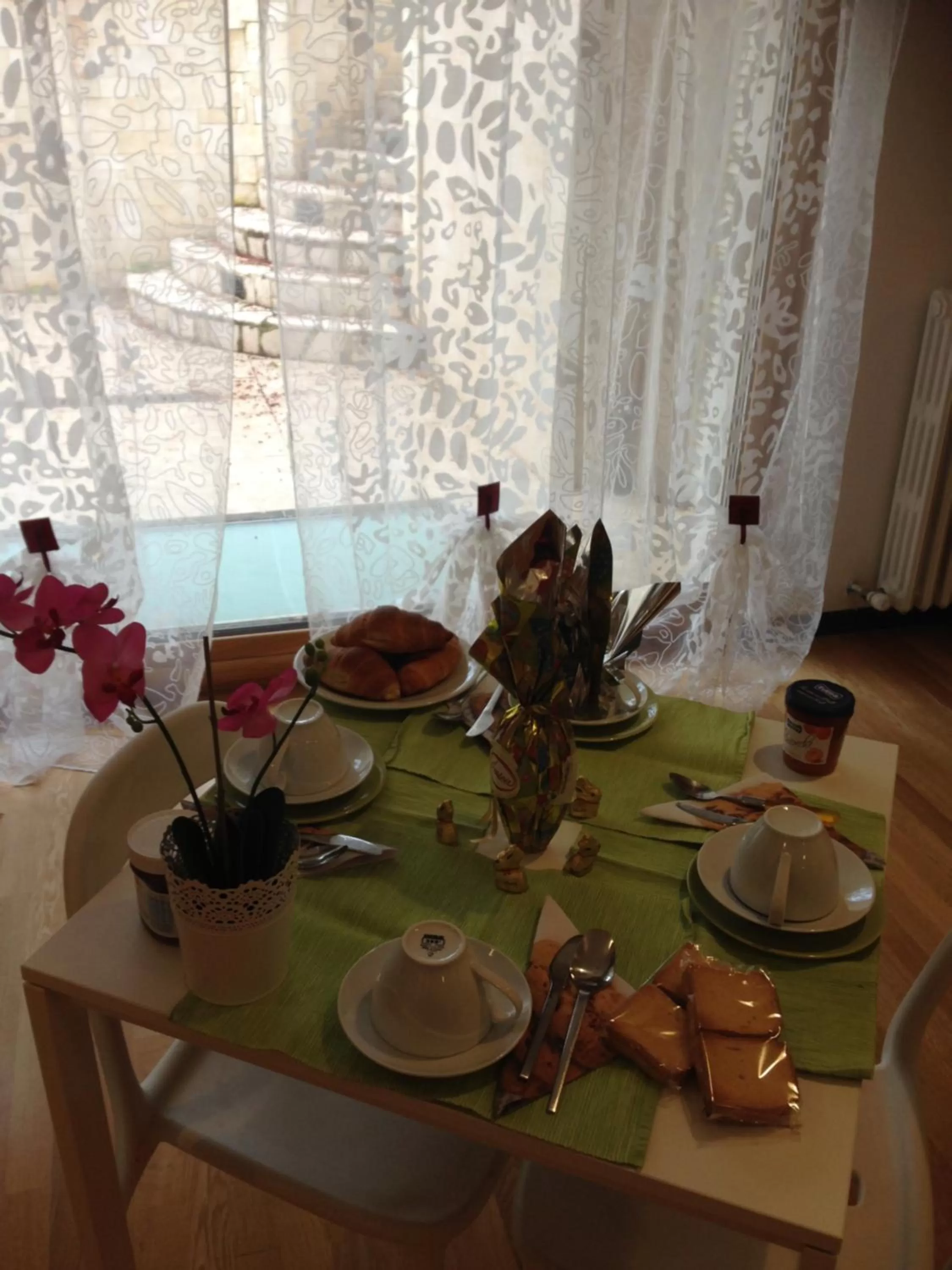 Communal lounge/ TV room, Restaurant/Places to Eat in Le Mediterranee