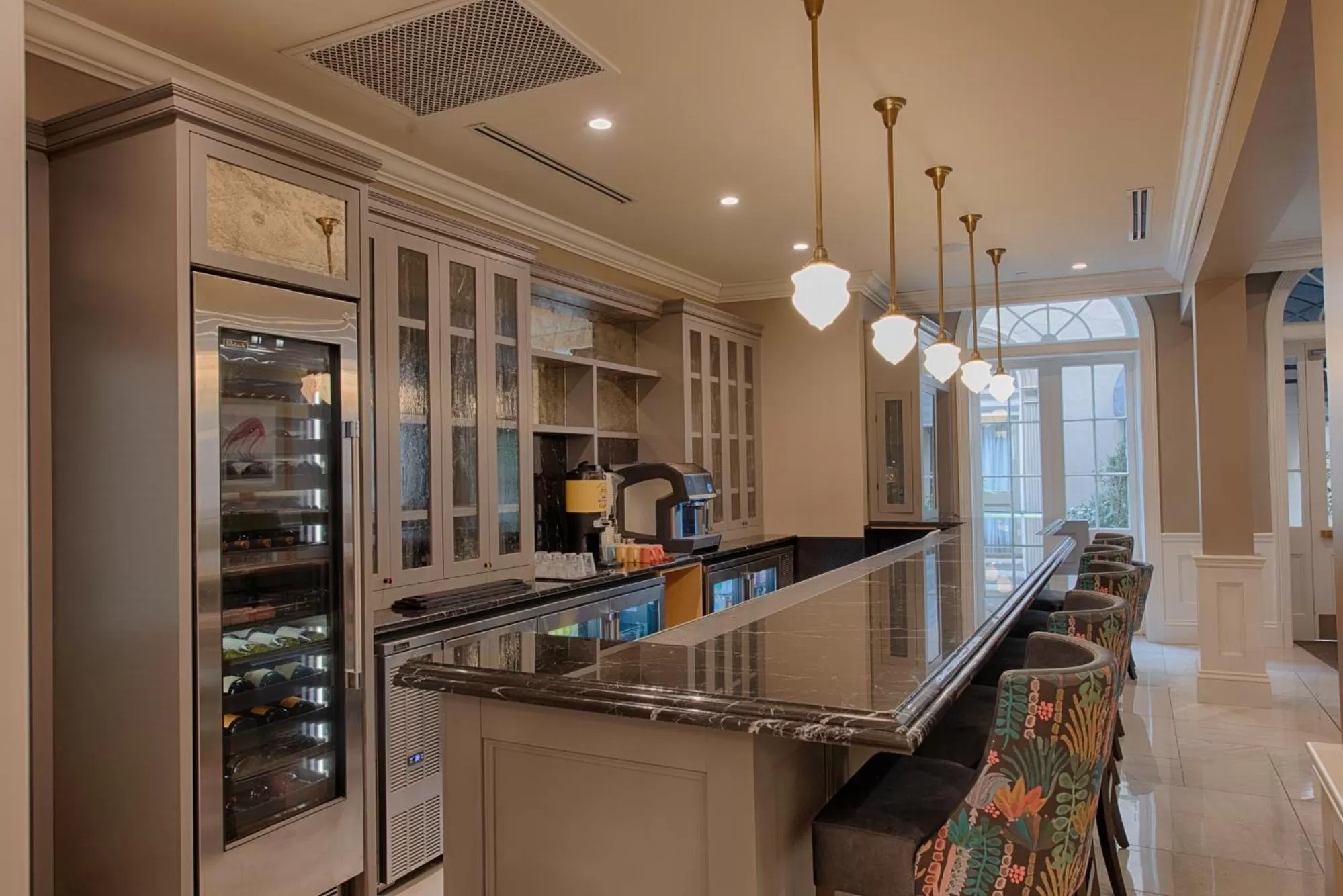 Restaurant/places to eat in voco St James Hotel by IHG