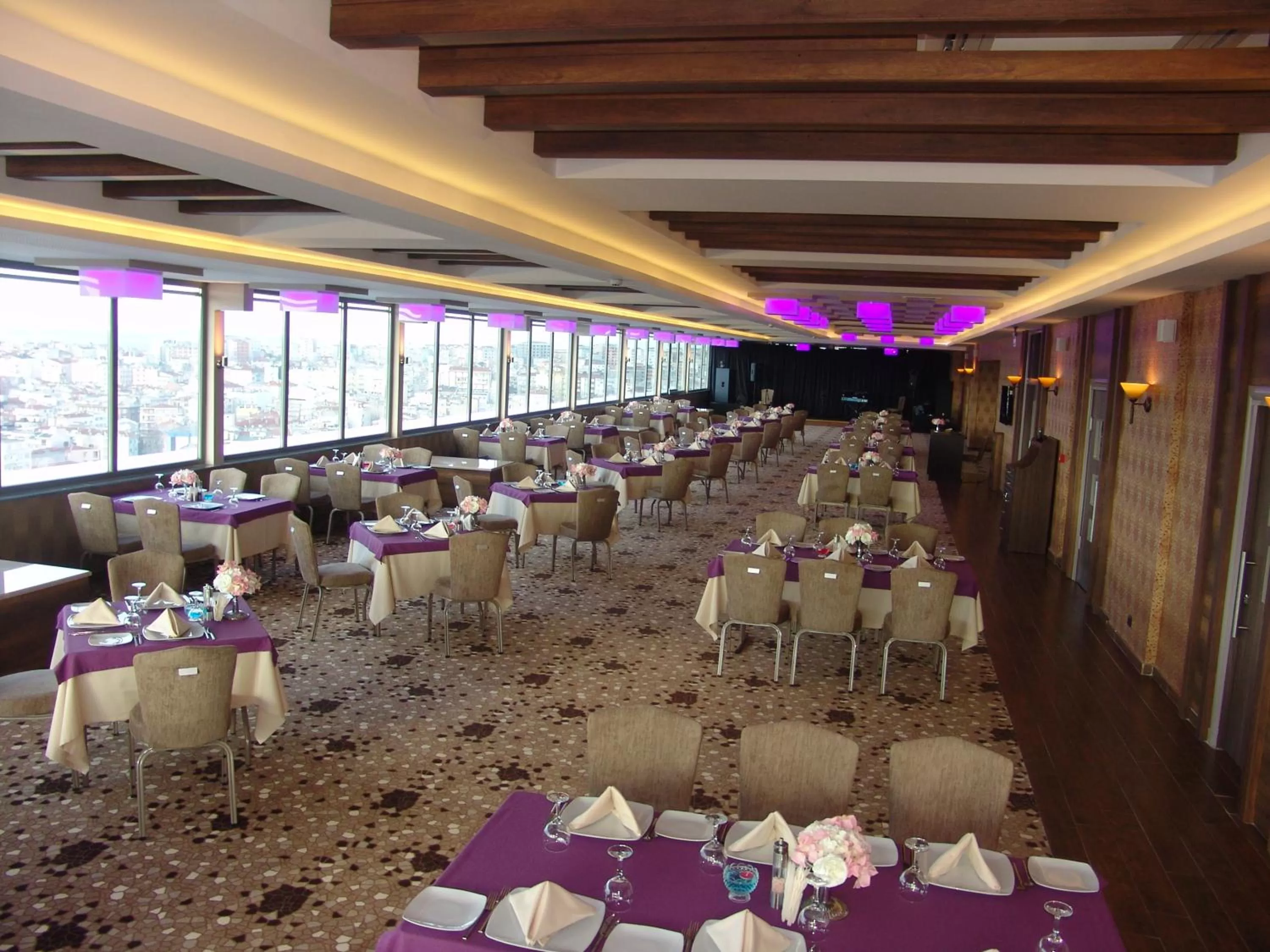Restaurant/places to eat in Grand Asya Hotel