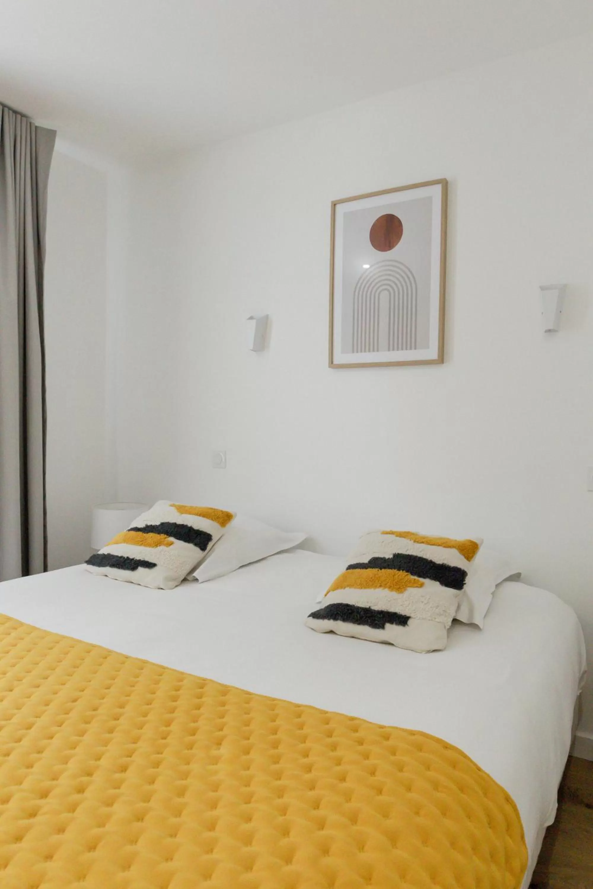 Bed in Hôtel Porte Mars Reims Gare Centre Arena