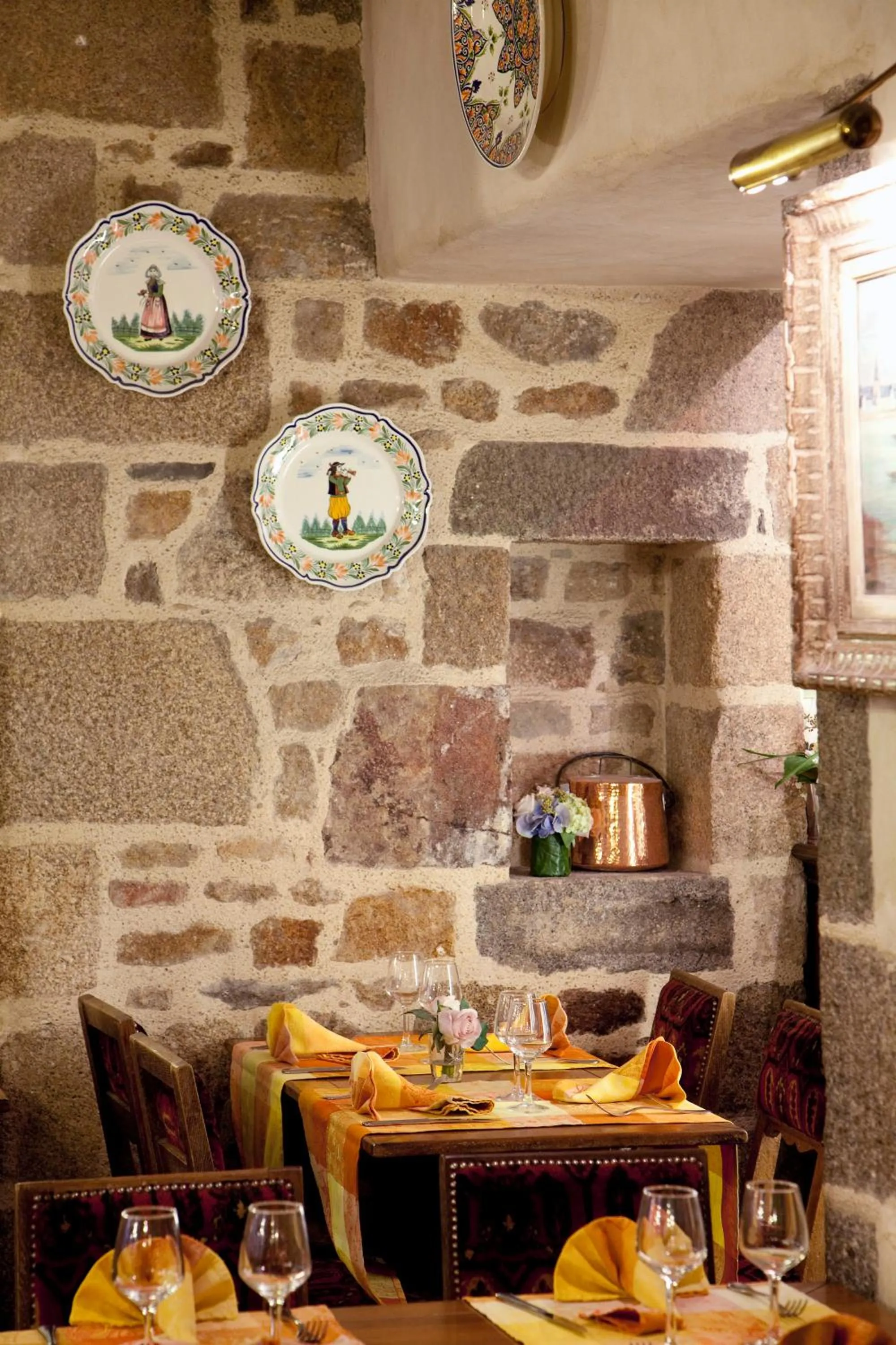 Restaurant/places to eat in Auberge Saint Pierre